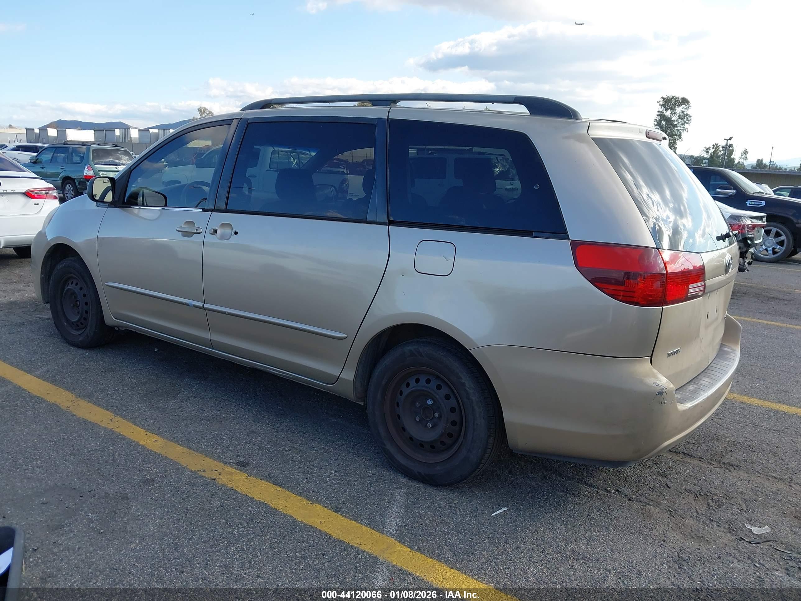 TOYOTA SIENNA image 3