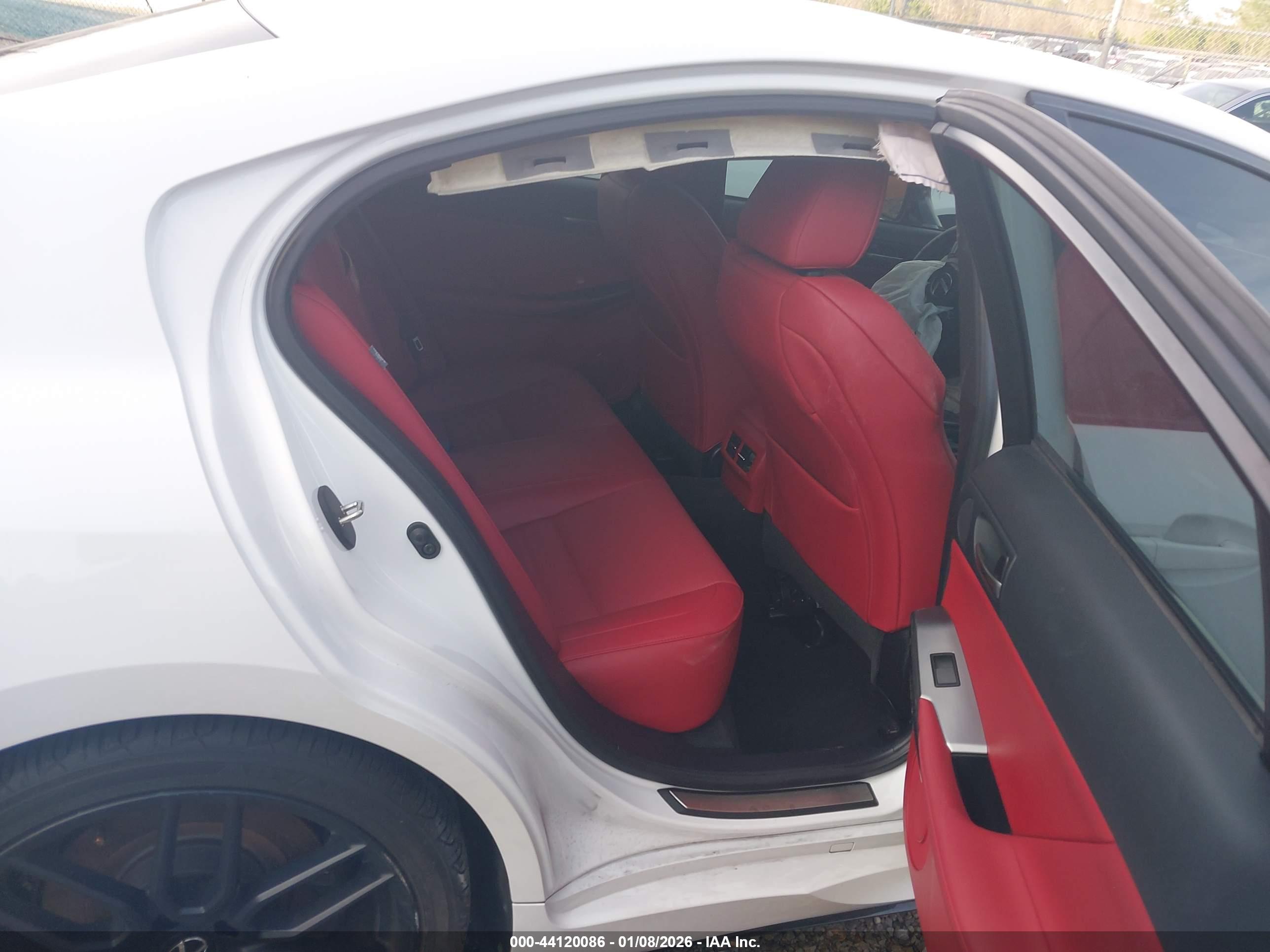 LEXUS IS image 8
