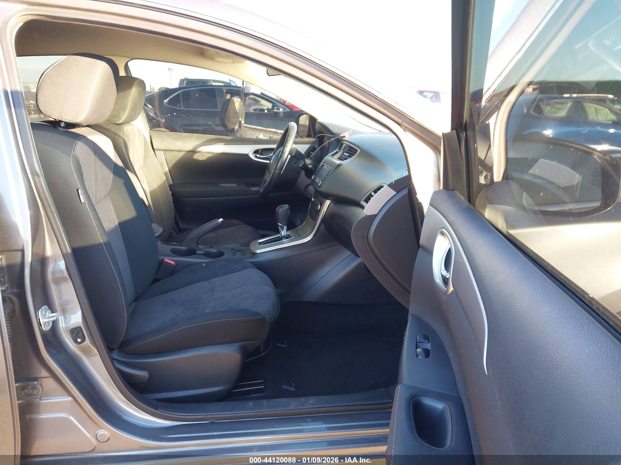 NISSAN SENTRA image 5