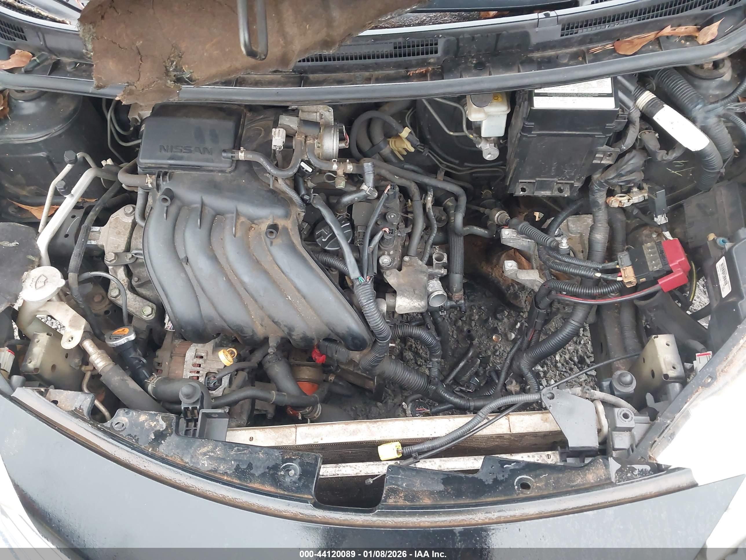 NISSAN VERSA image 10