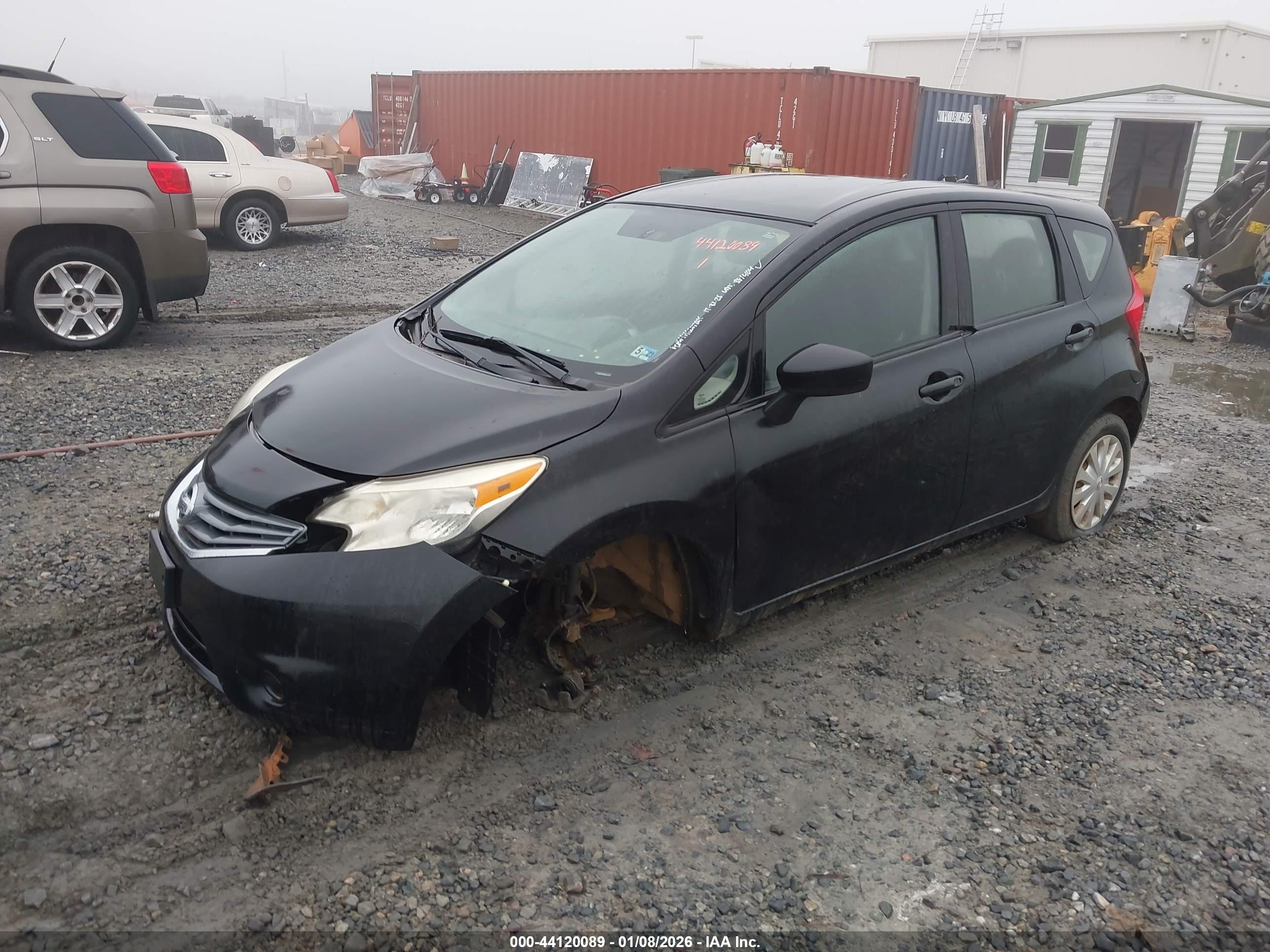 NISSAN VERSA image 2
