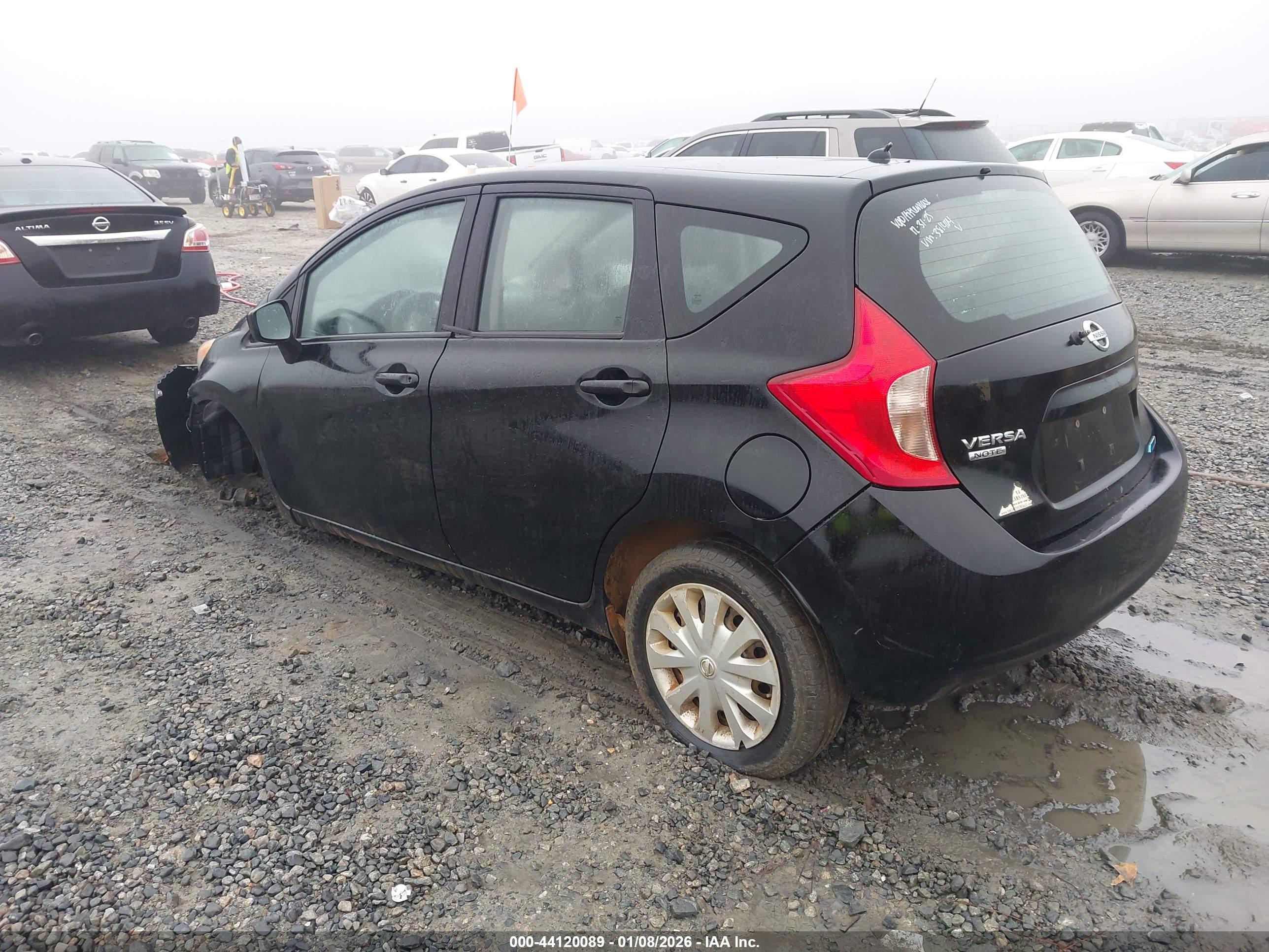 NISSAN VERSA image 3