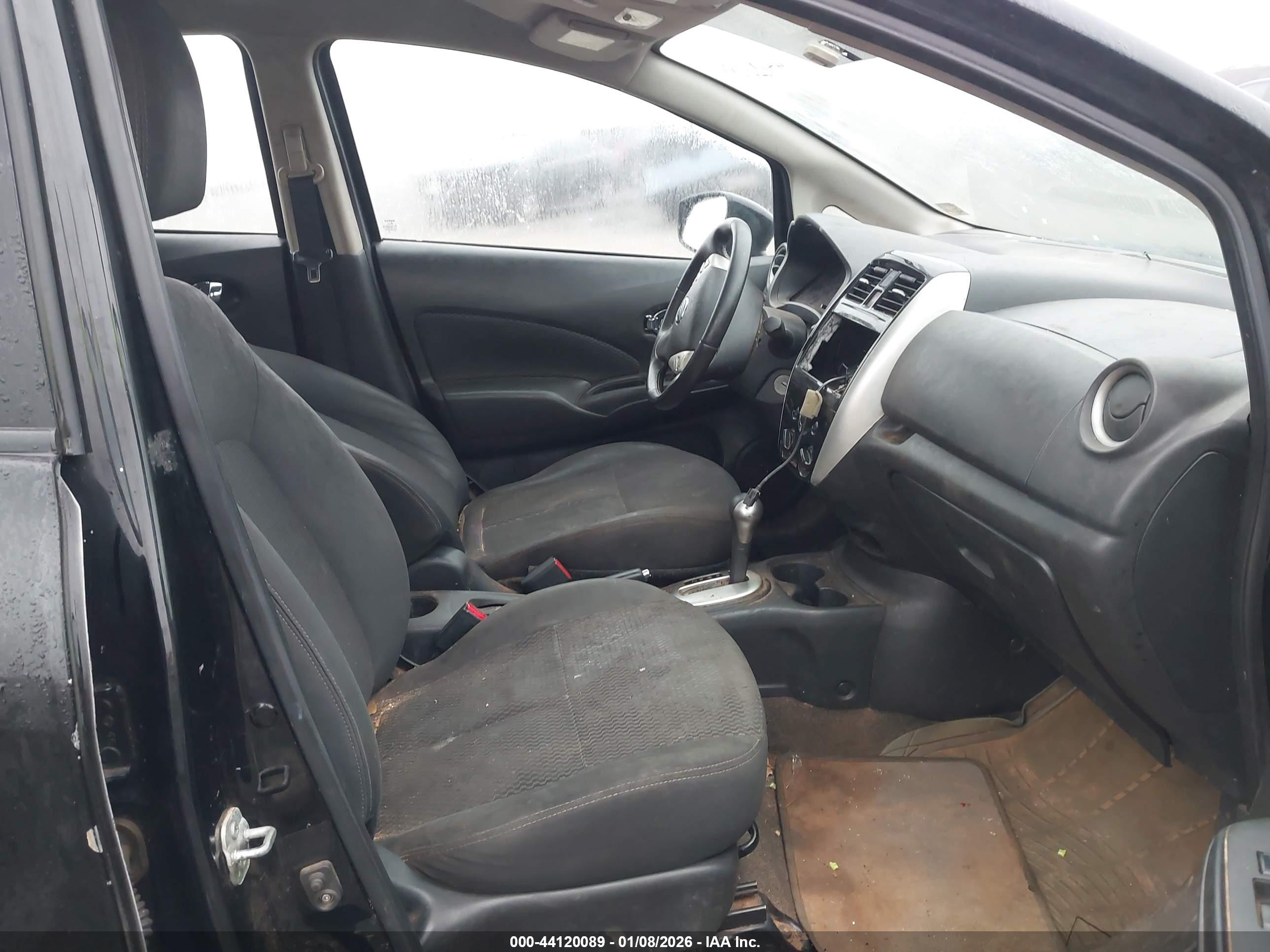 NISSAN VERSA image 5
