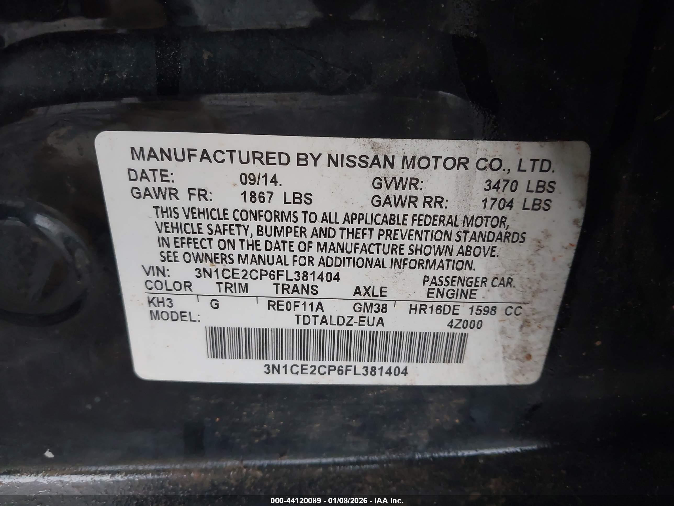 NISSAN VERSA image 9