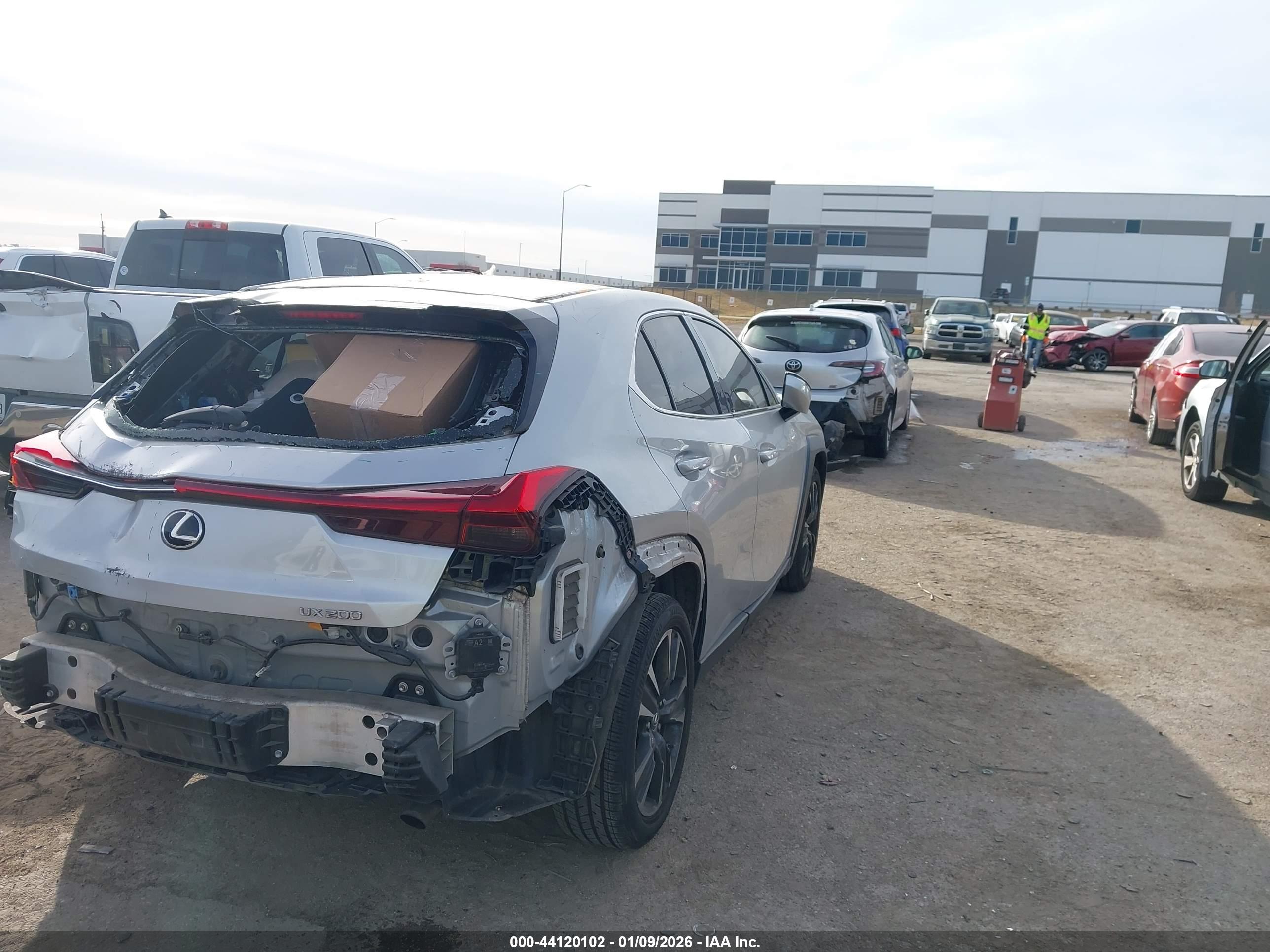 LEXUS UX image 4