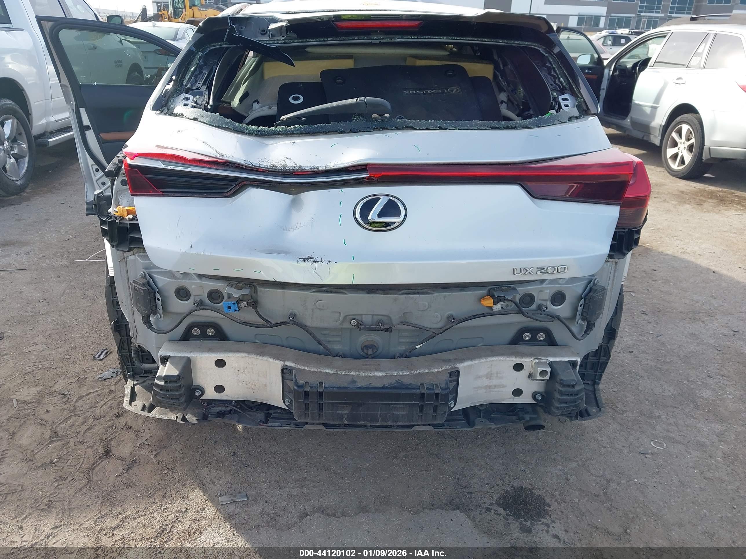 LEXUS UX image 6