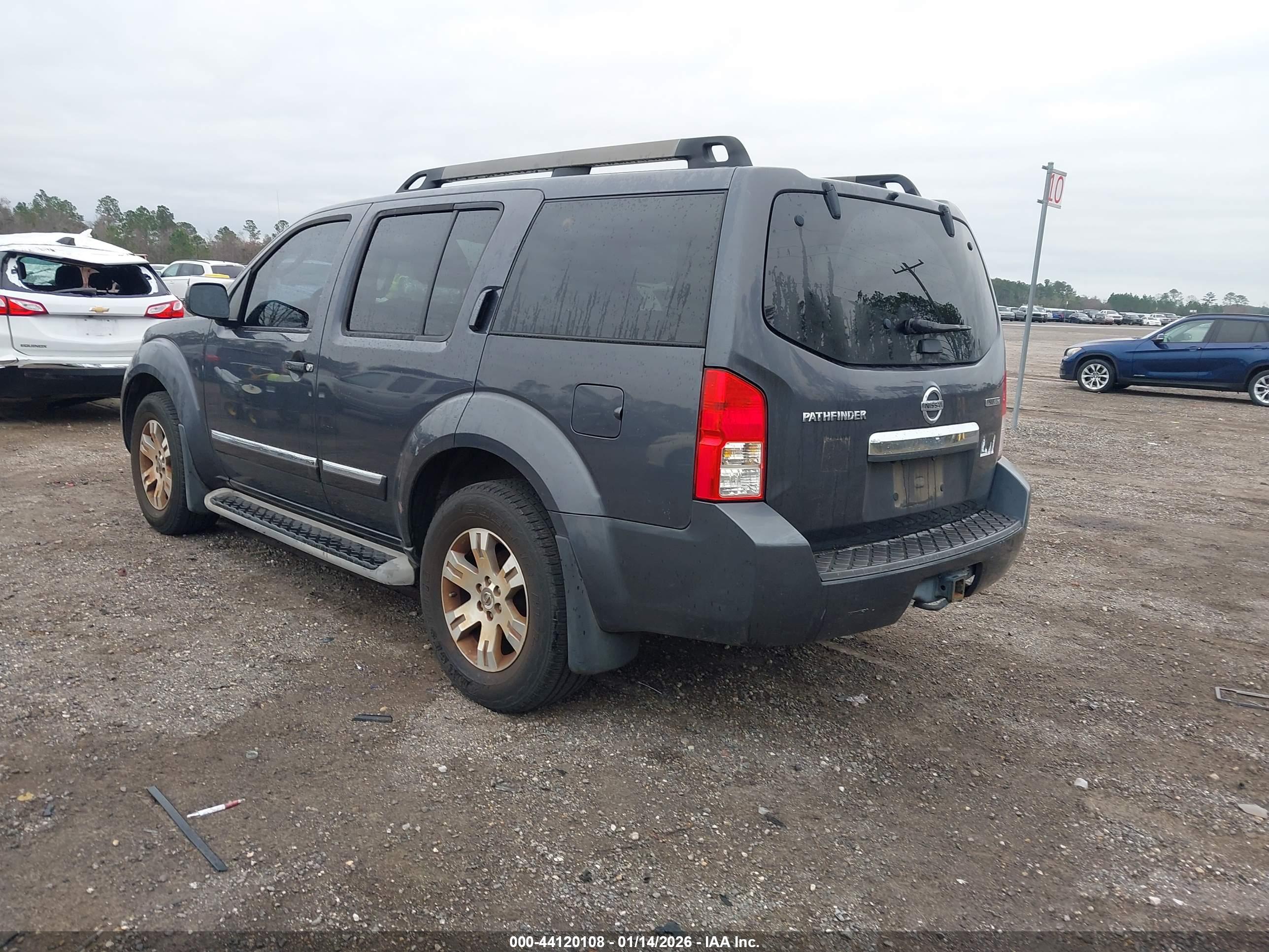 NISSAN PATHFINDER image 3