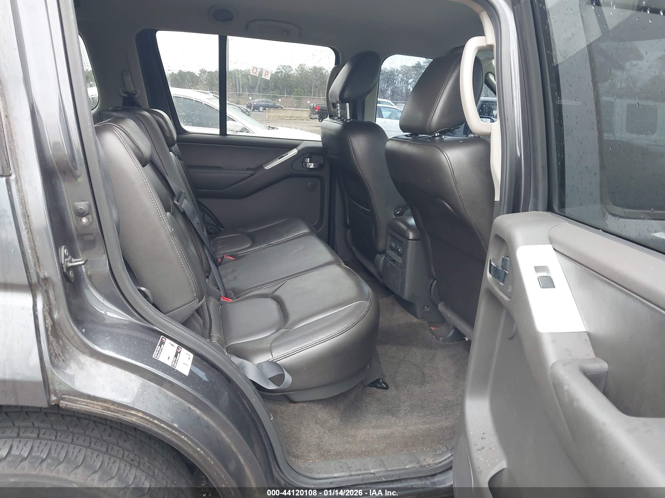 NISSAN PATHFINDER image 8