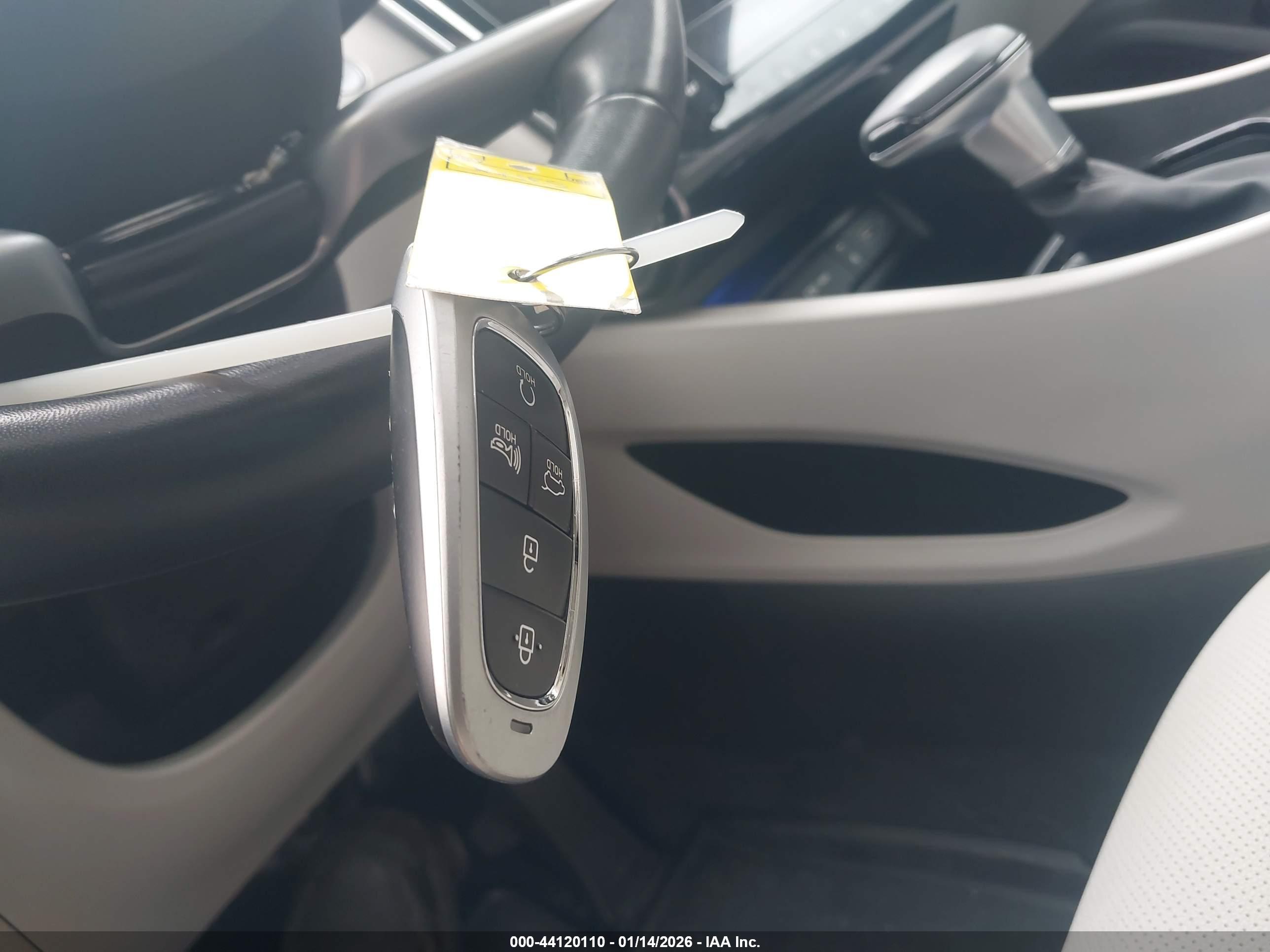 HYUNDAI TUCSON image 11