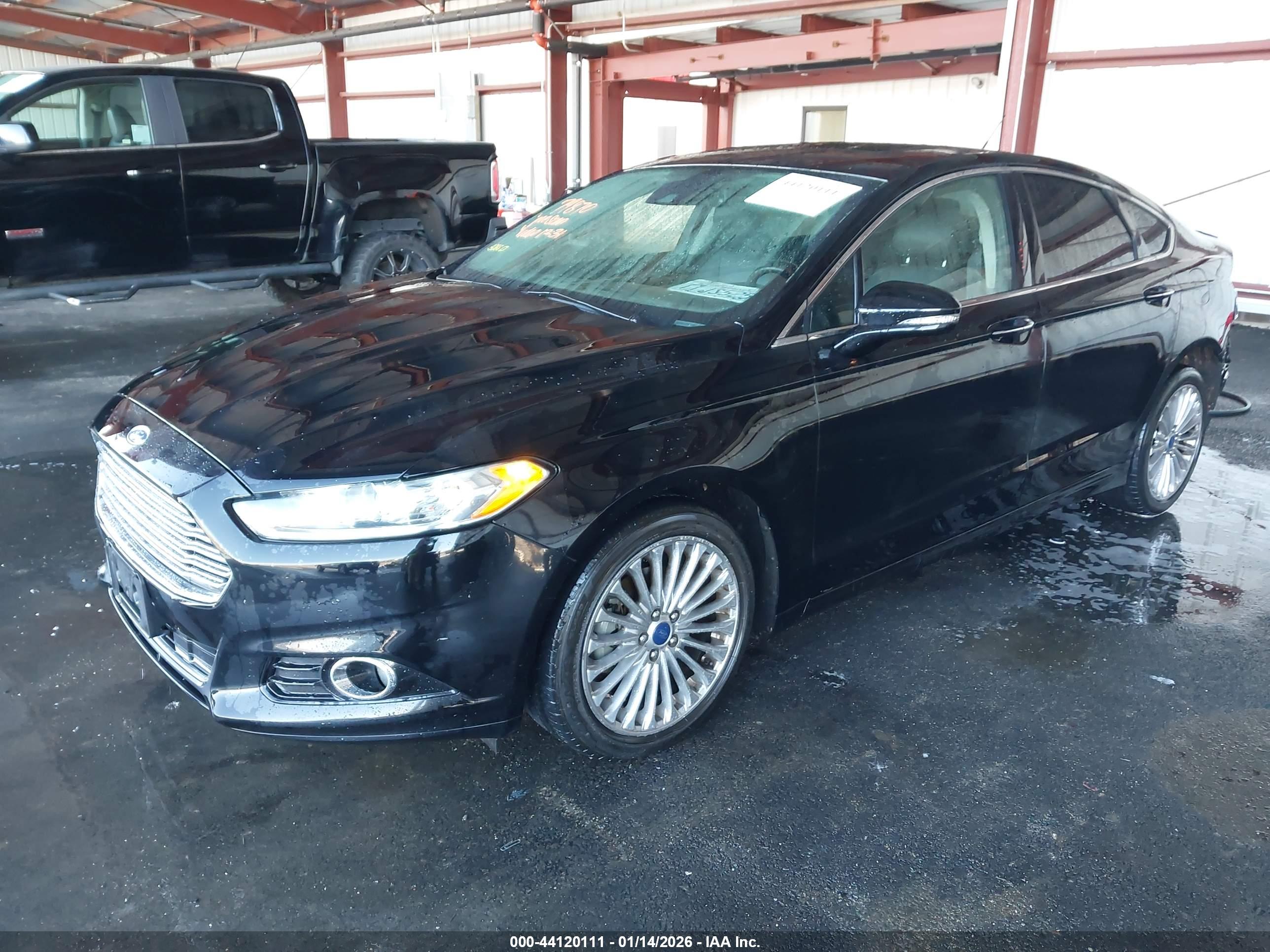 FORD FUSION image 2