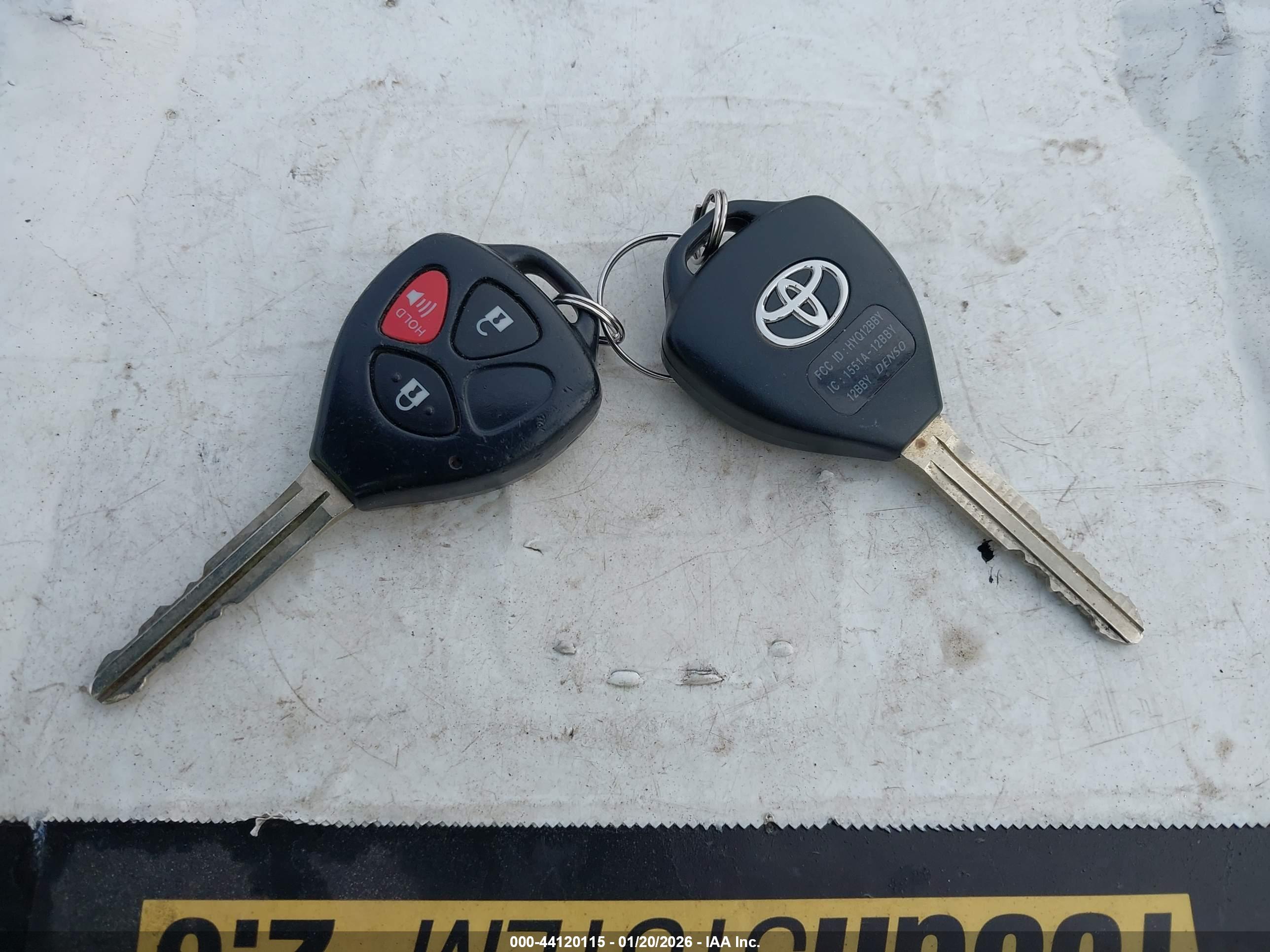 TOYOTA RAV4 image 11
