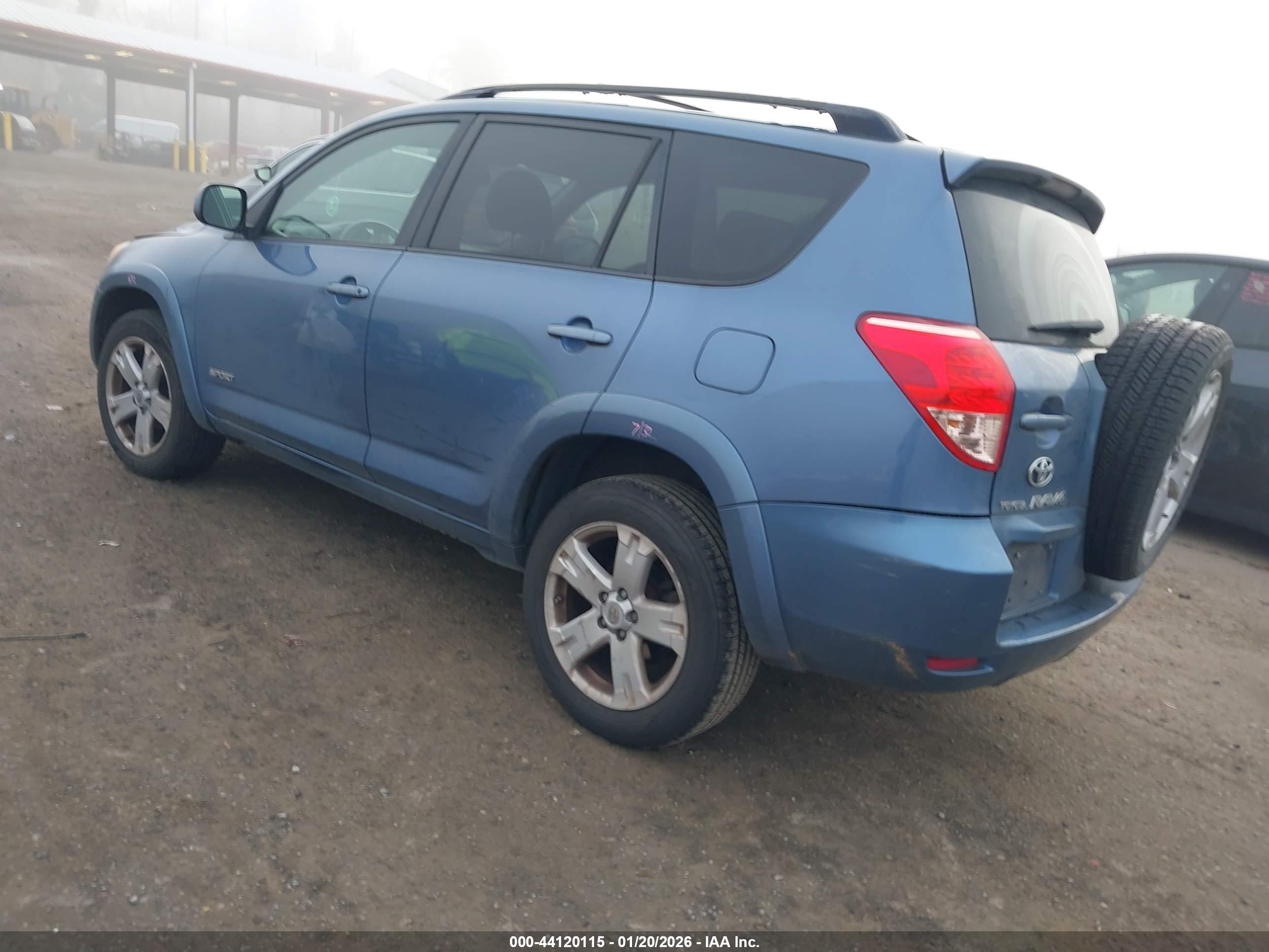 TOYOTA RAV4 image 3