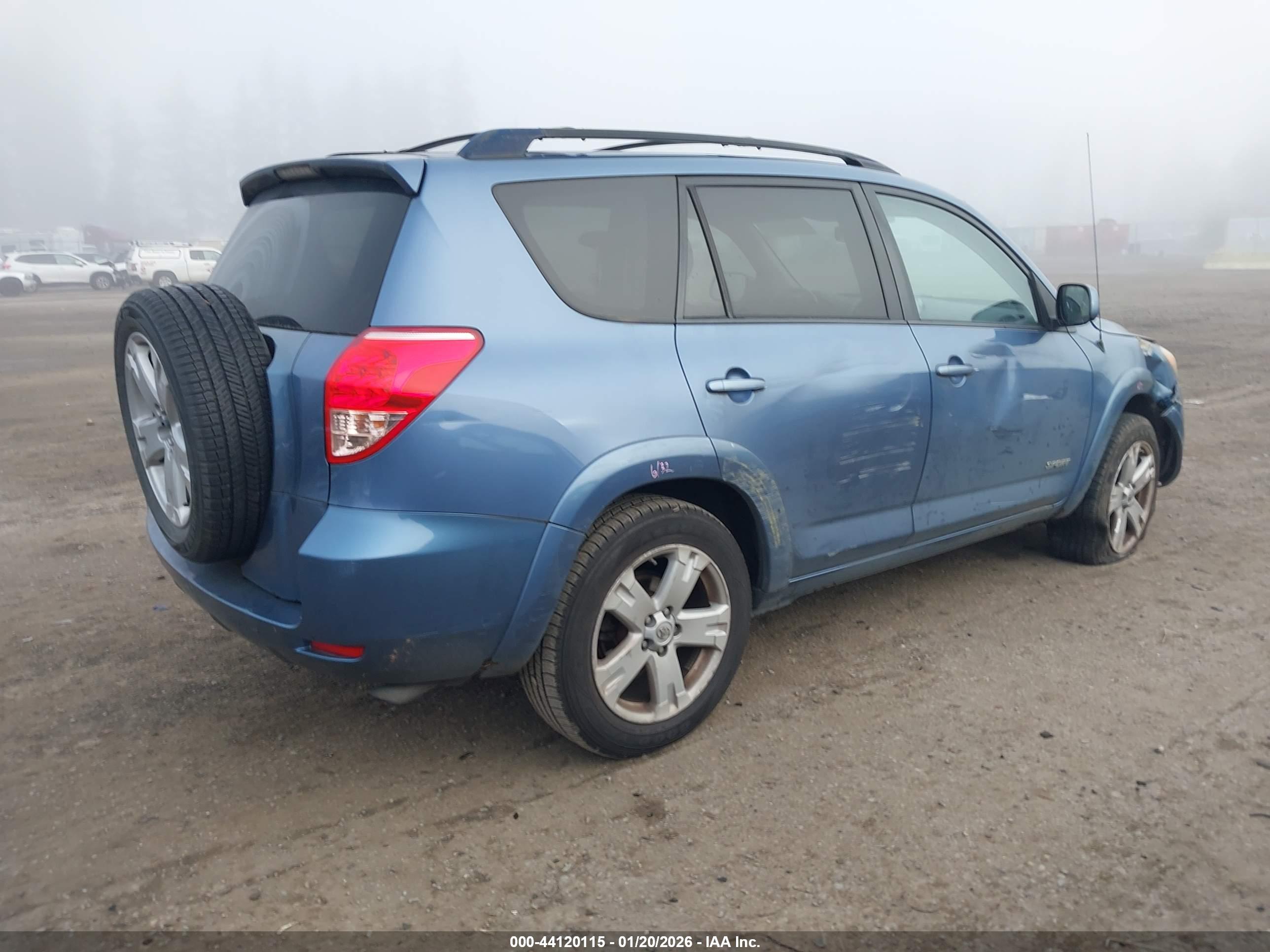 TOYOTA RAV4 image 4