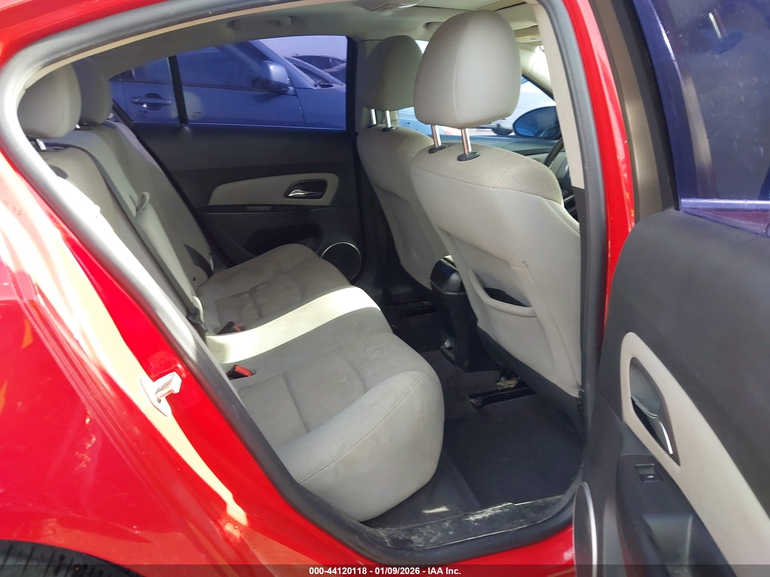 CHEVROLET CRUZE image 8
