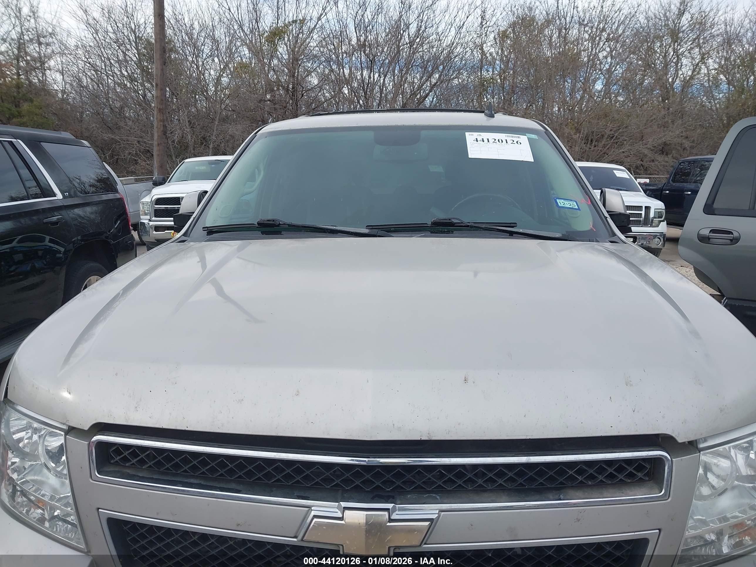 CHEVROLET TAHOE image 6
