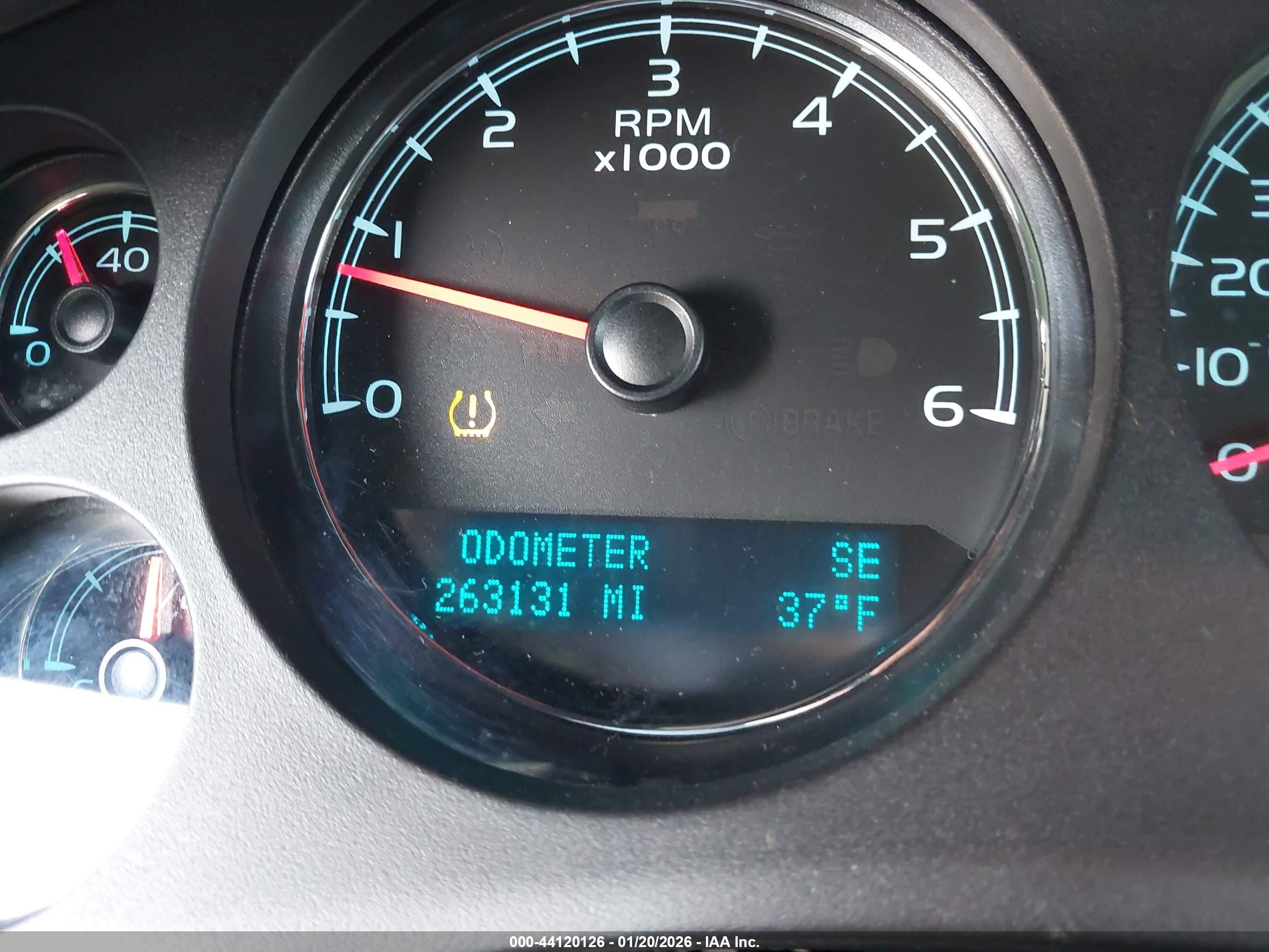 CHEVROLET TAHOE image 7
