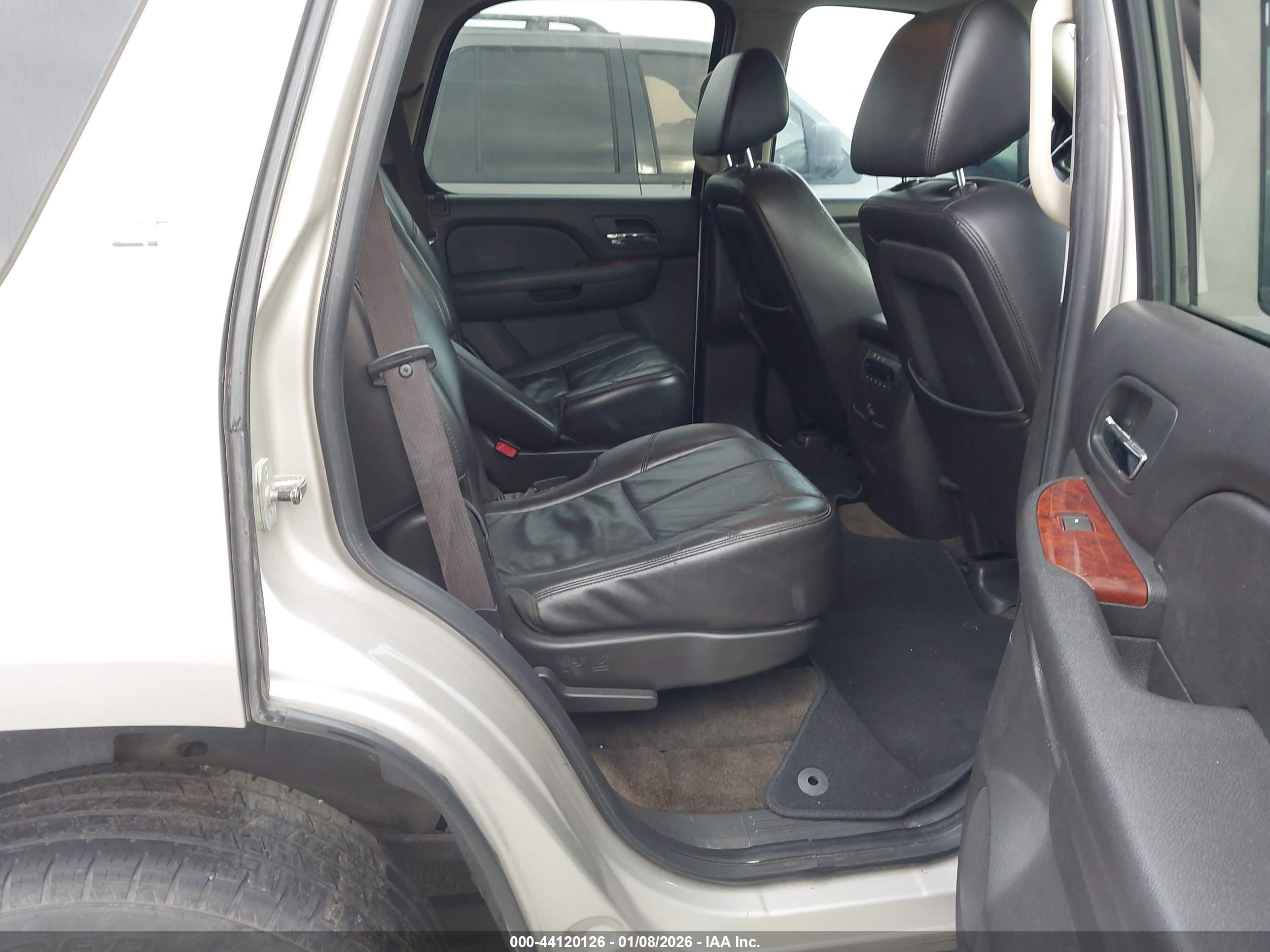 CHEVROLET TAHOE image 8