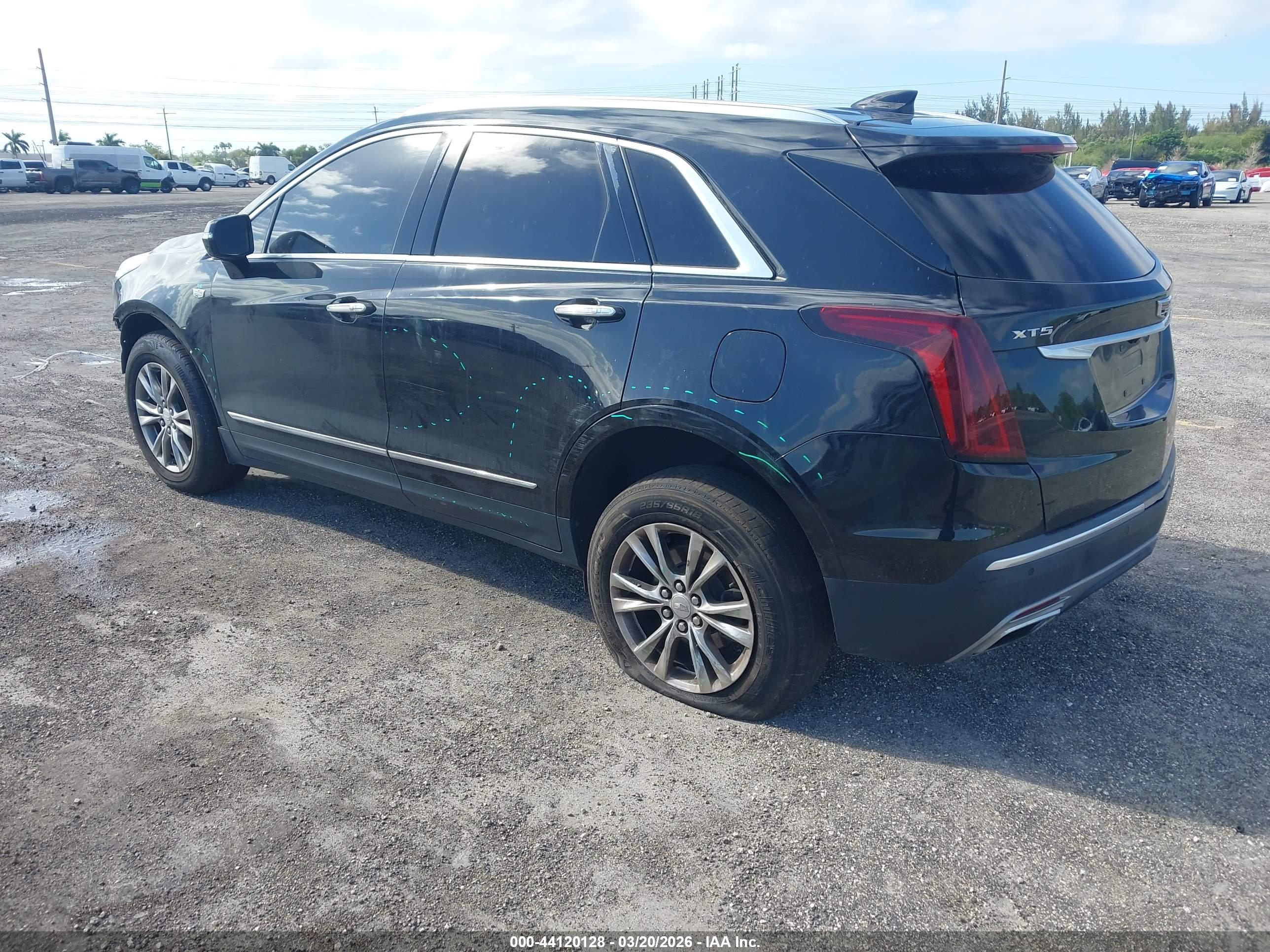 CADILLAC XT5 image 3