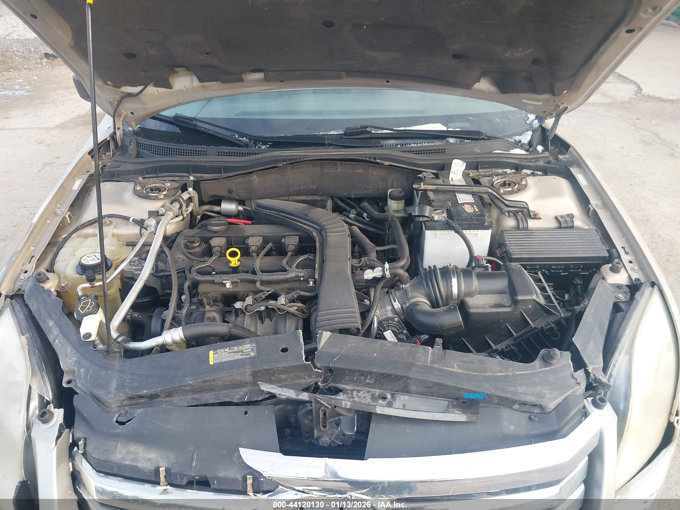 FORD FUSION image 10