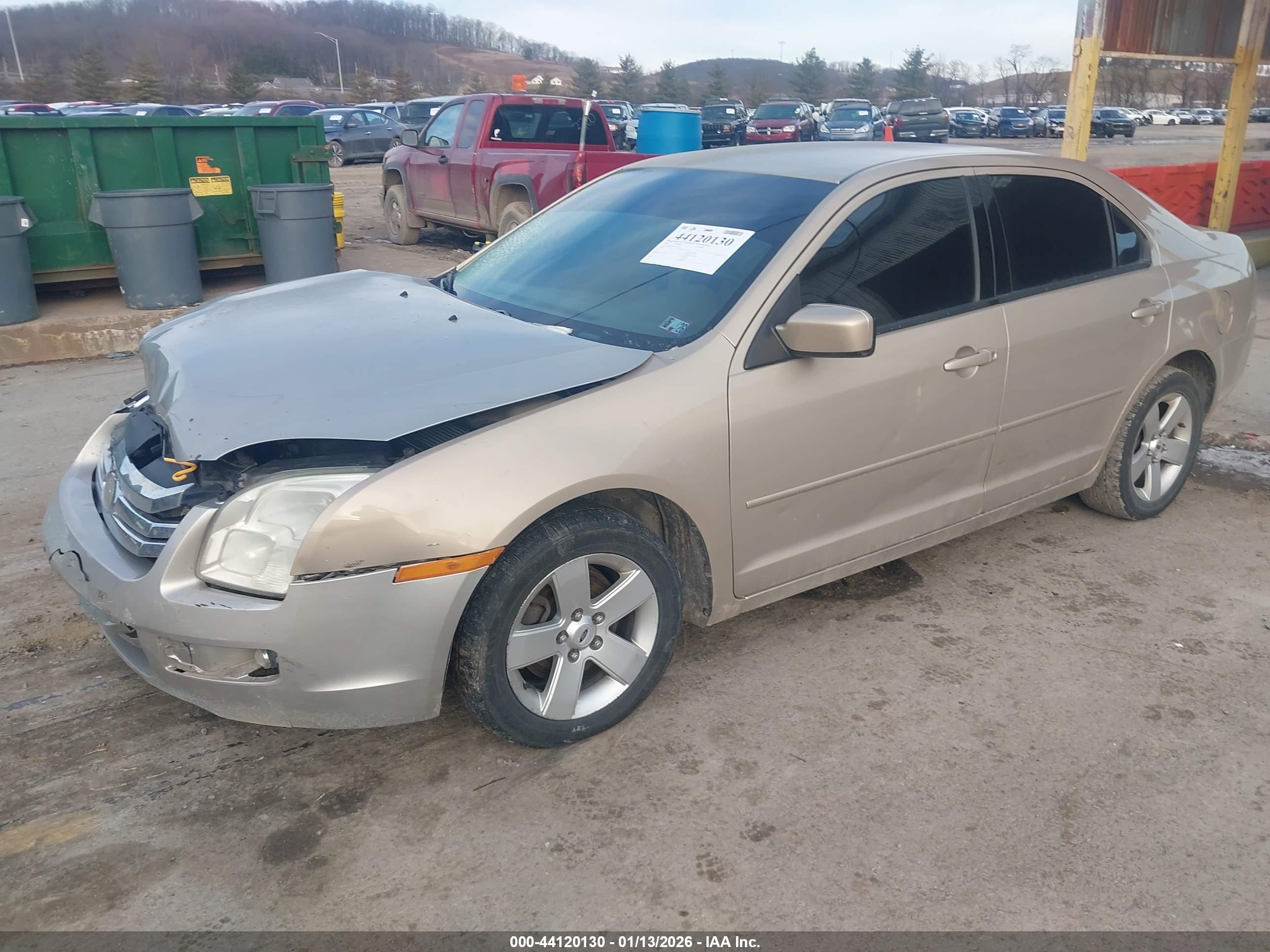 FORD FUSION image 2