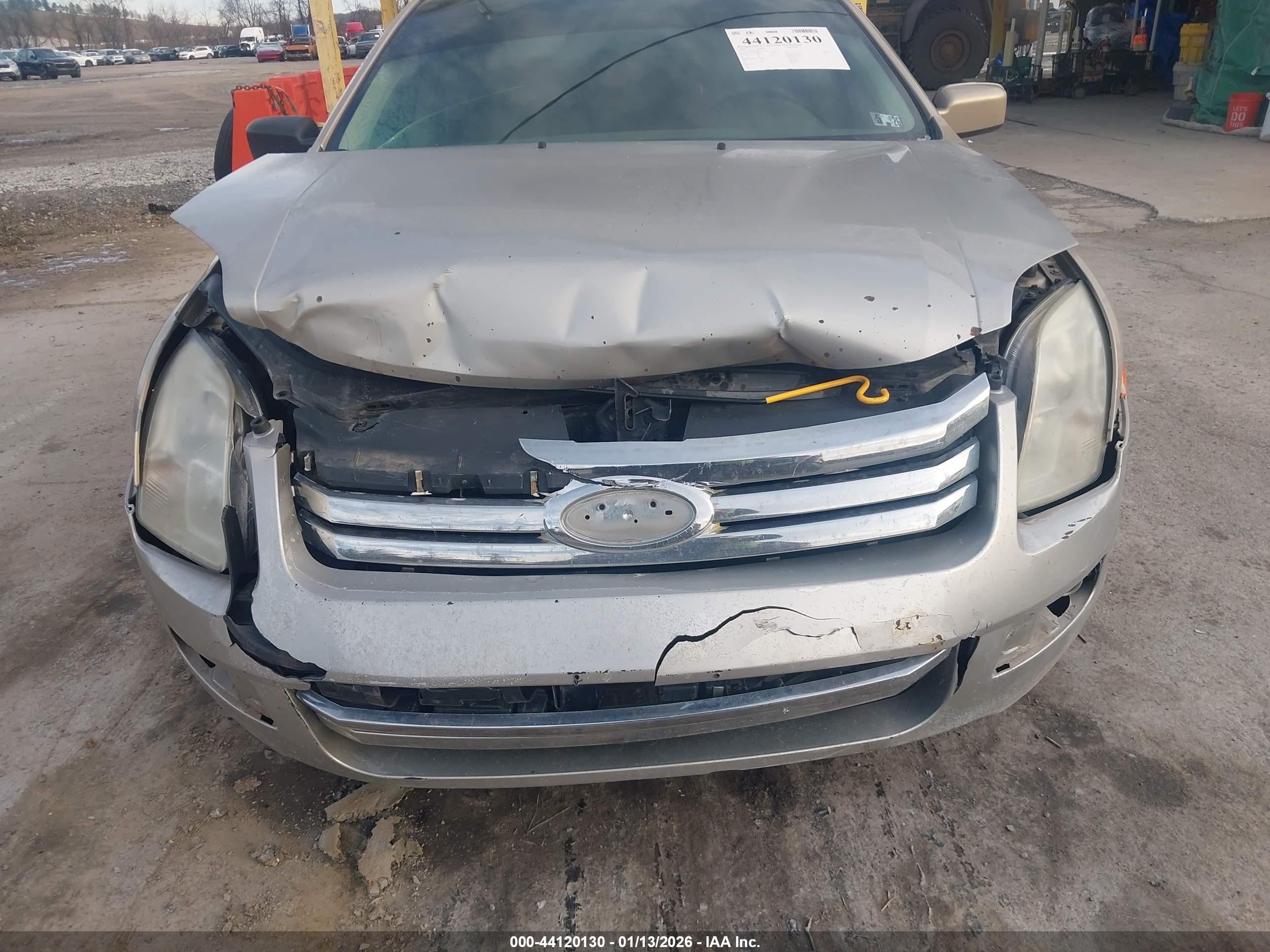 FORD FUSION image 6