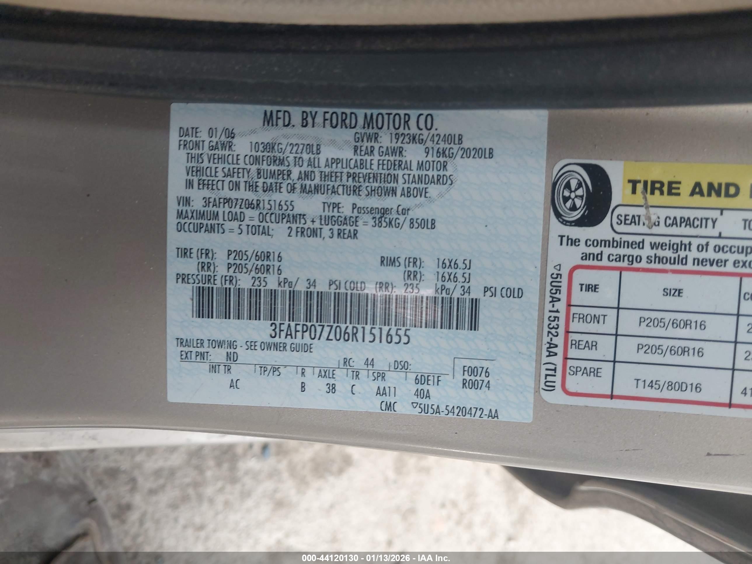 FORD FUSION image 9