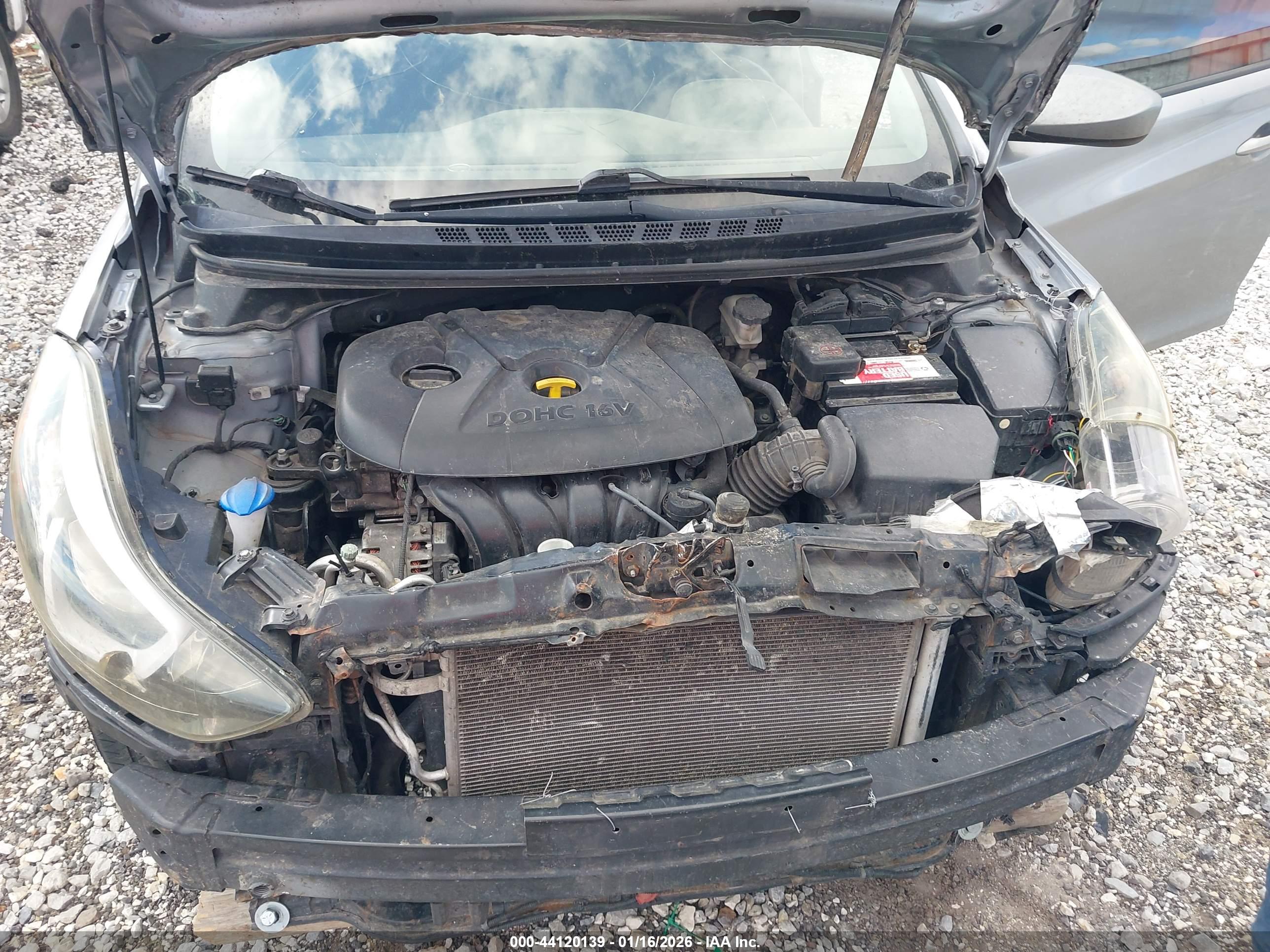 HYUNDAI ELANTRA image 10