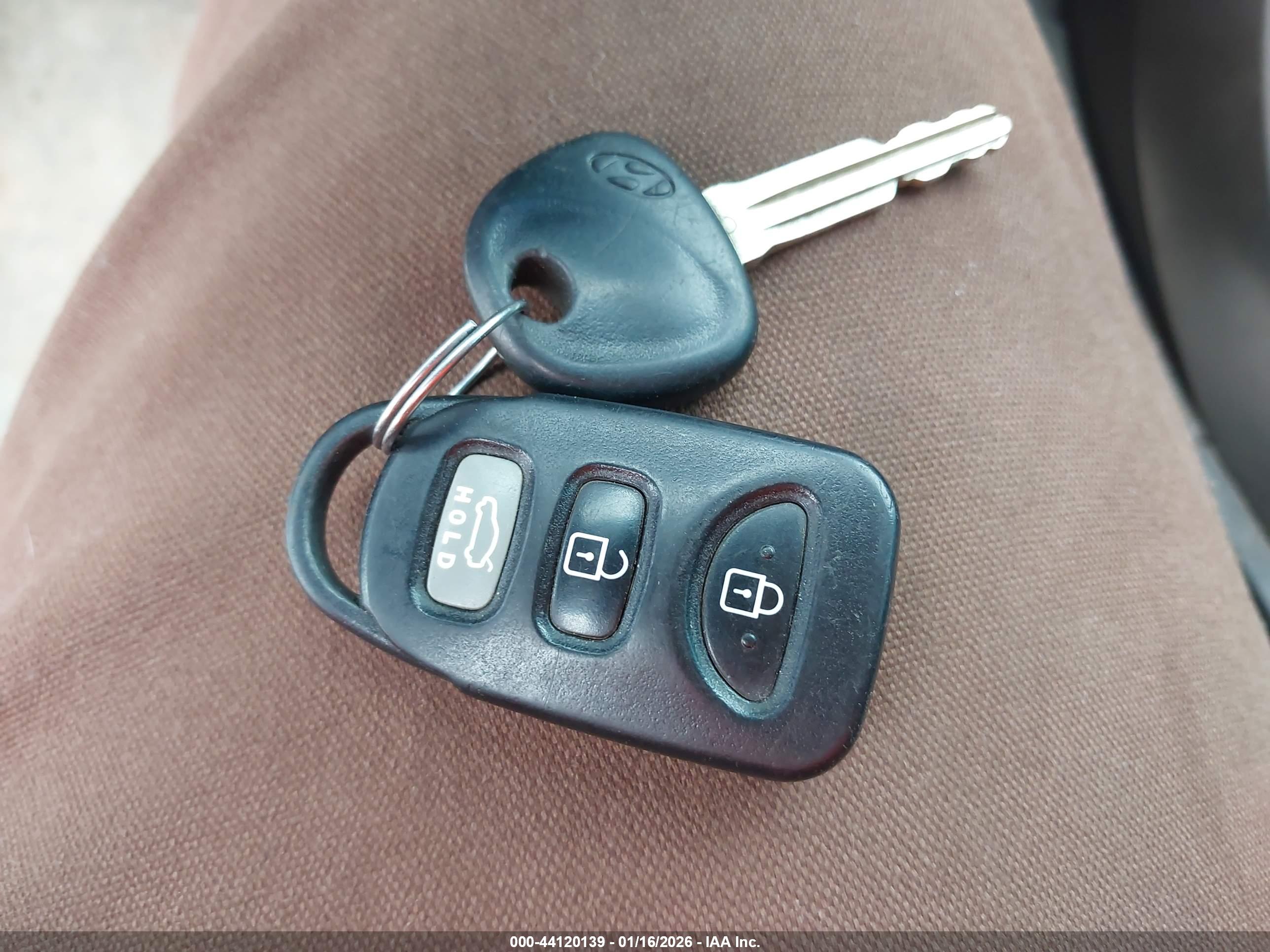 HYUNDAI ELANTRA image 11
