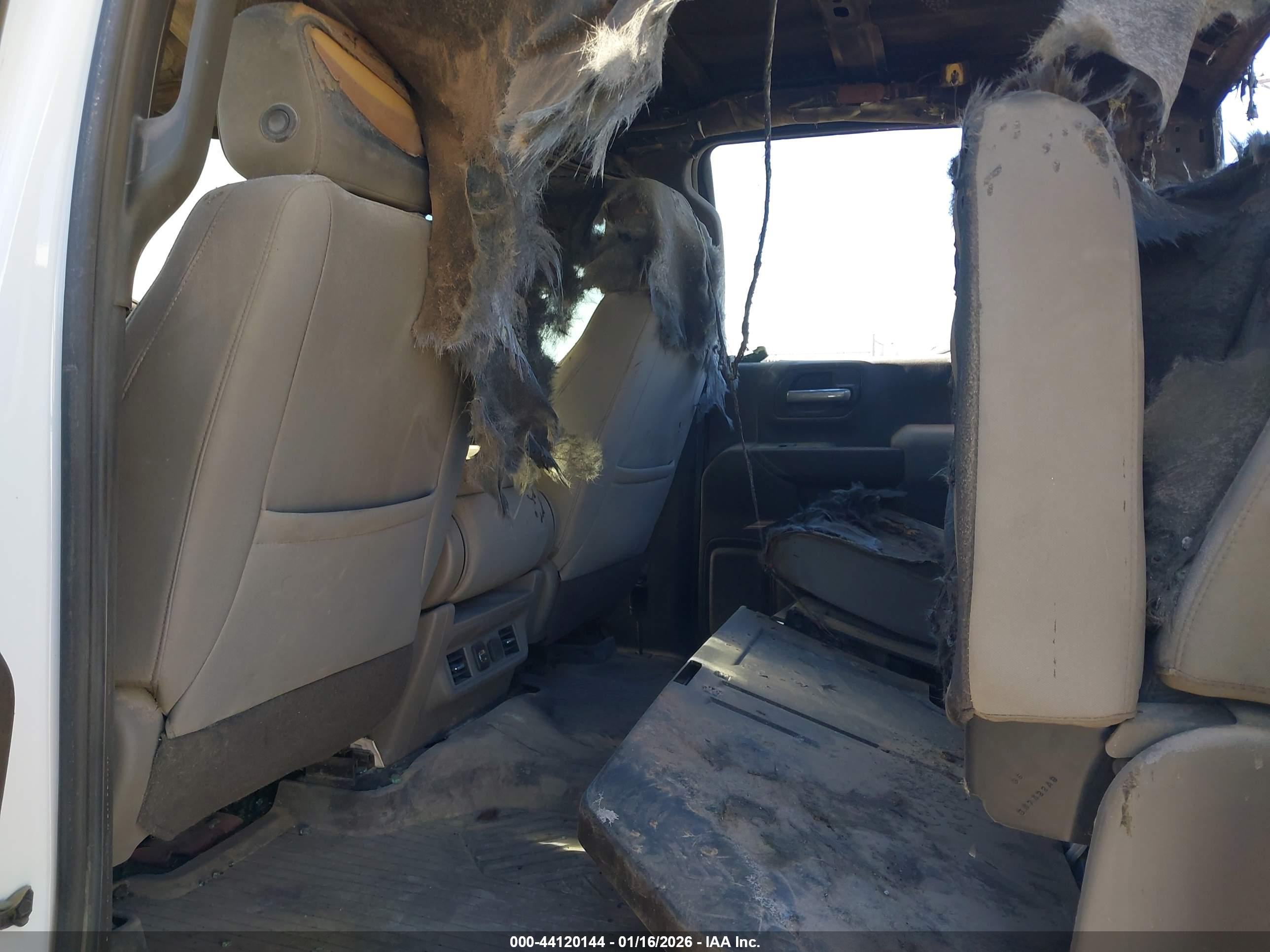 CHEVROLET SILVERADO image 7