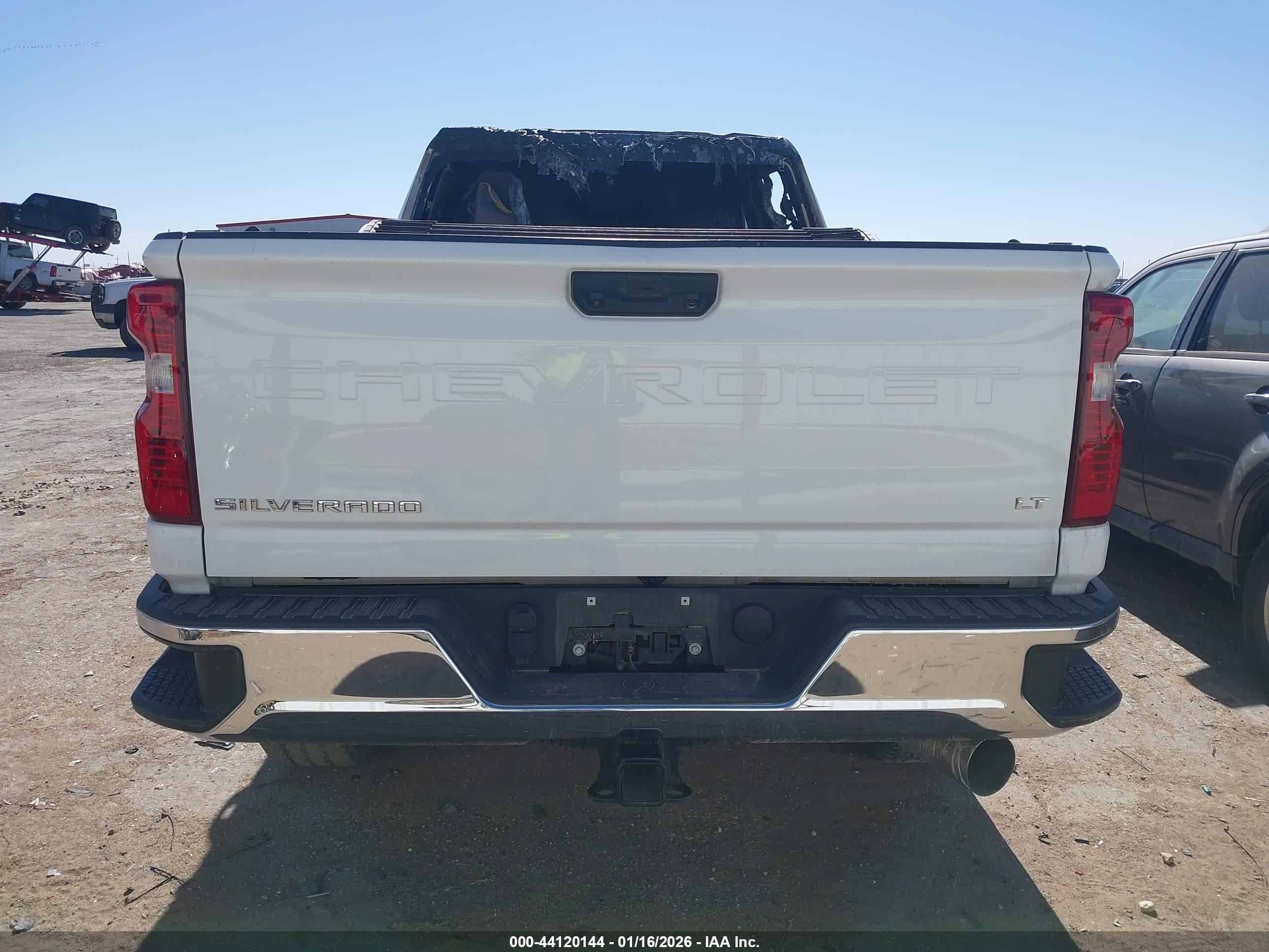 CHEVROLET SILVERADO image 8