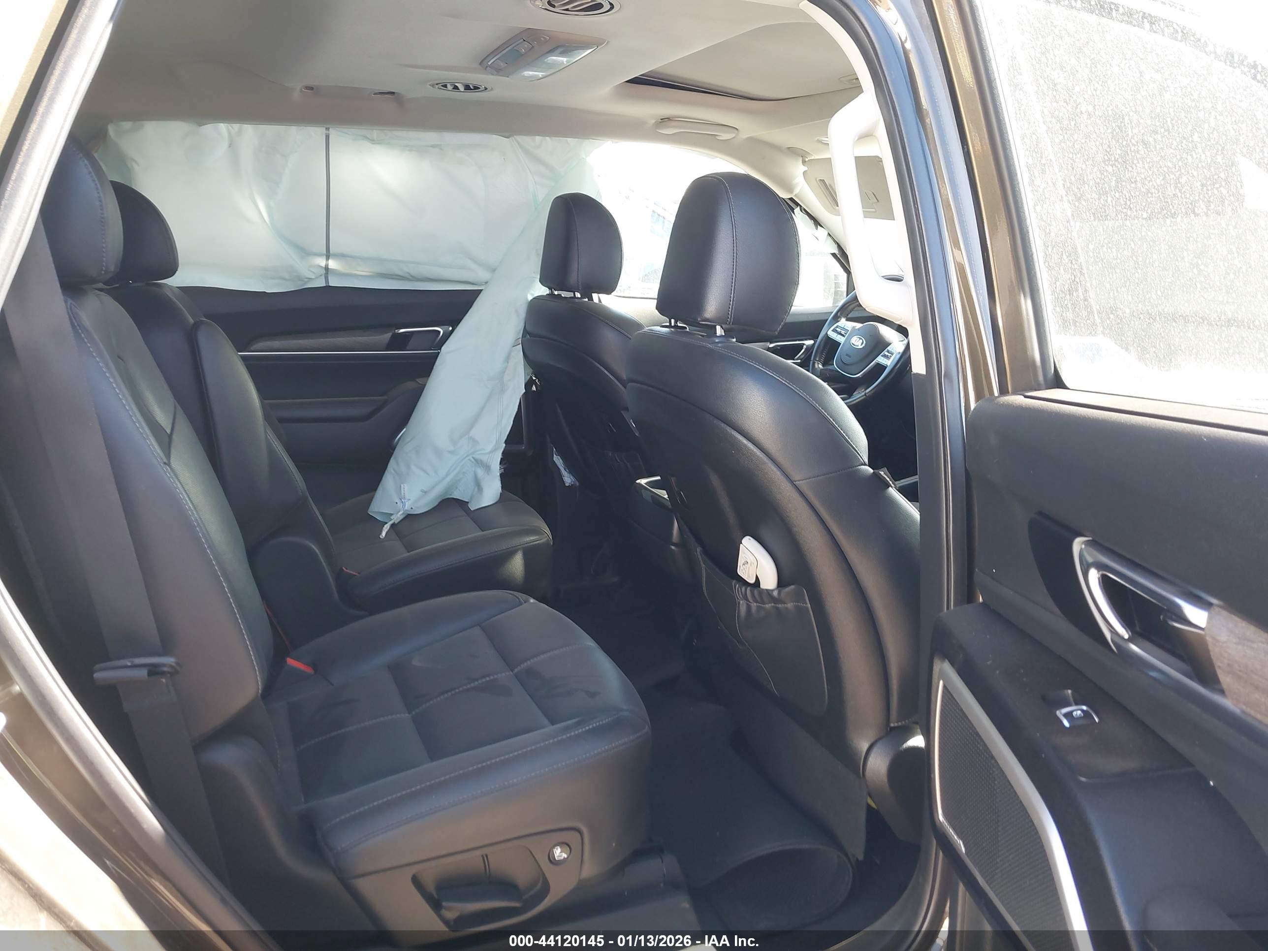 KIA TELLURIDE image 8