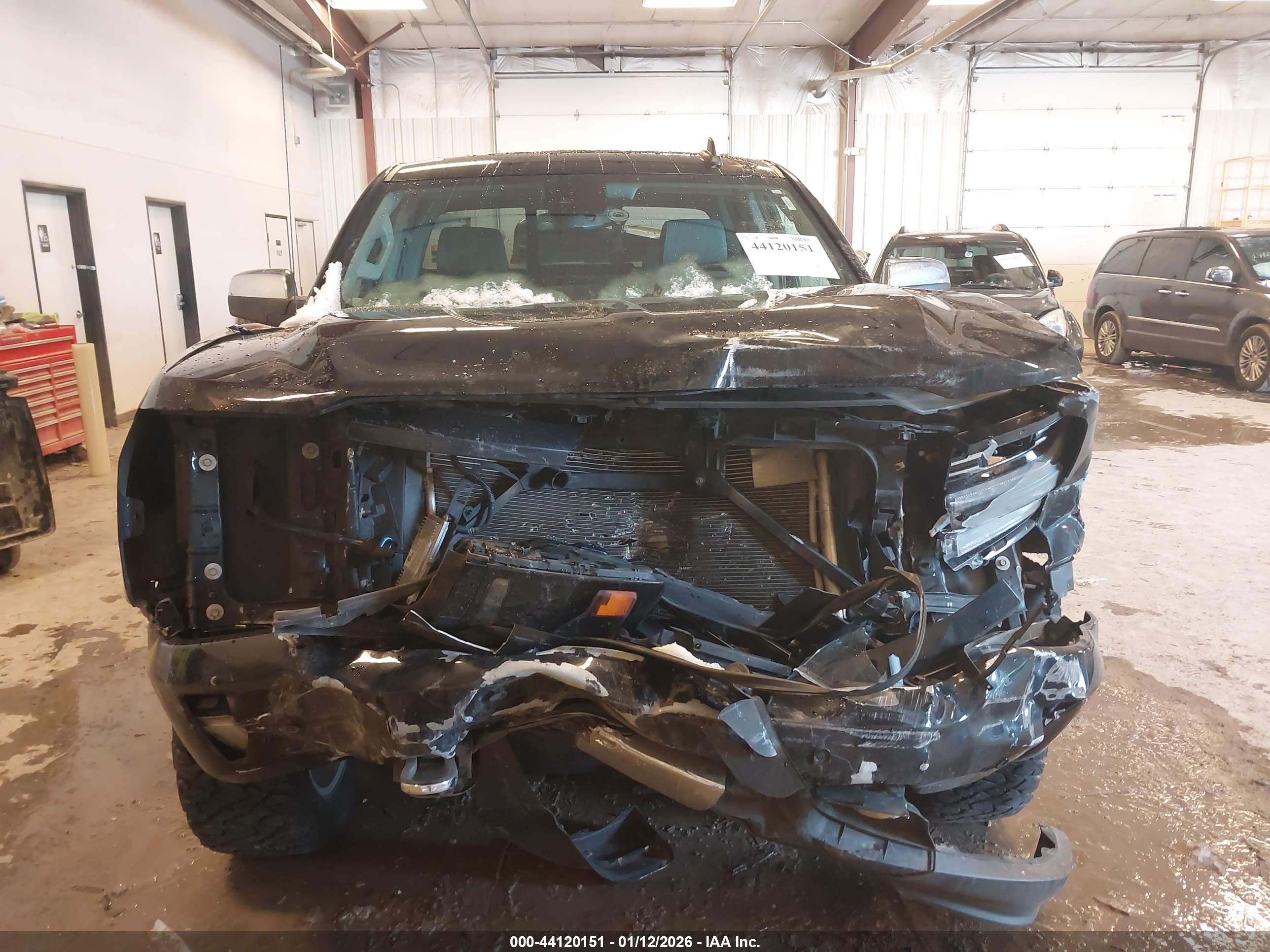 CHEVROLET SILVERADO image 6
