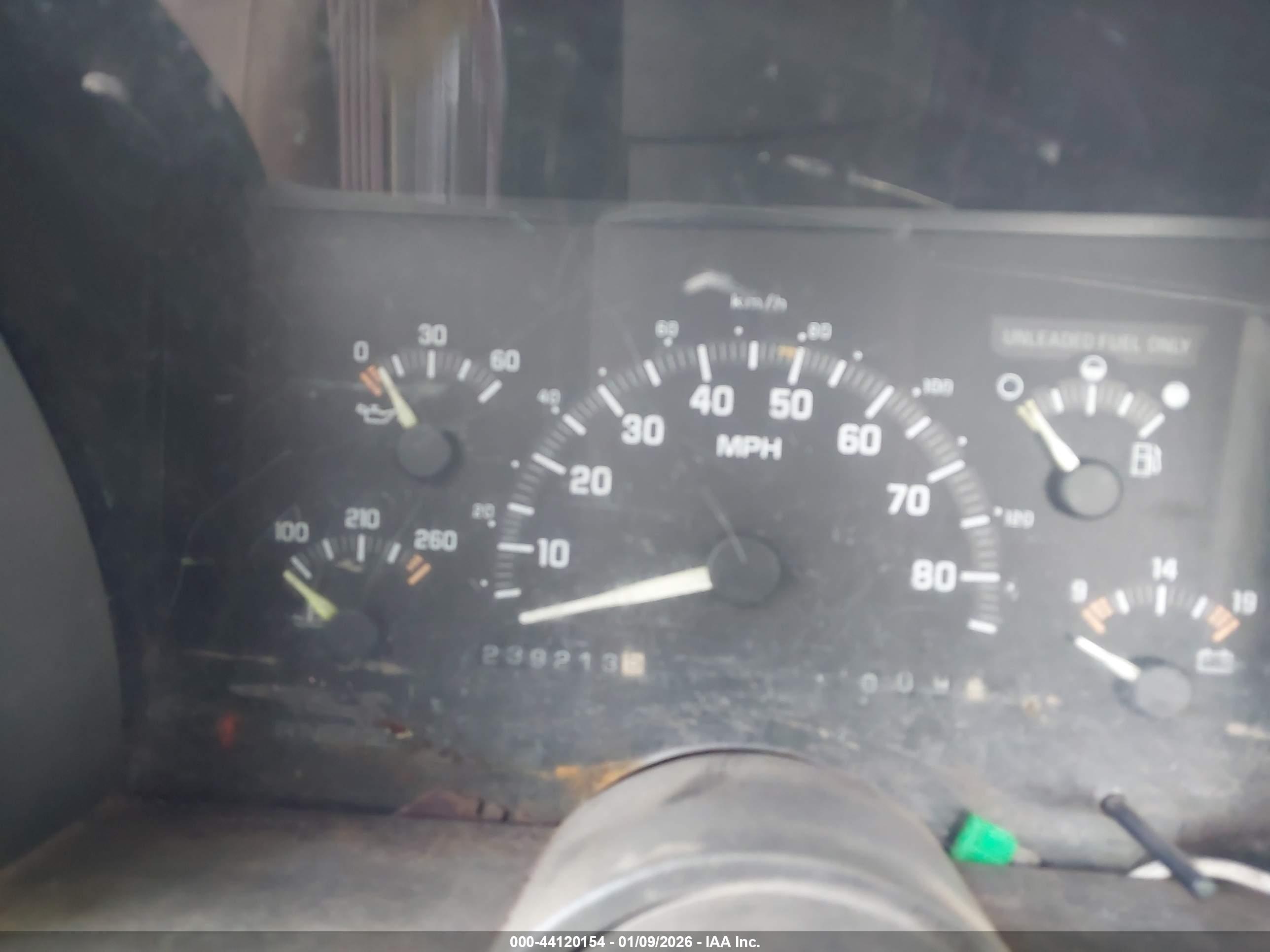 CHEVROLET GMT-400 image 7