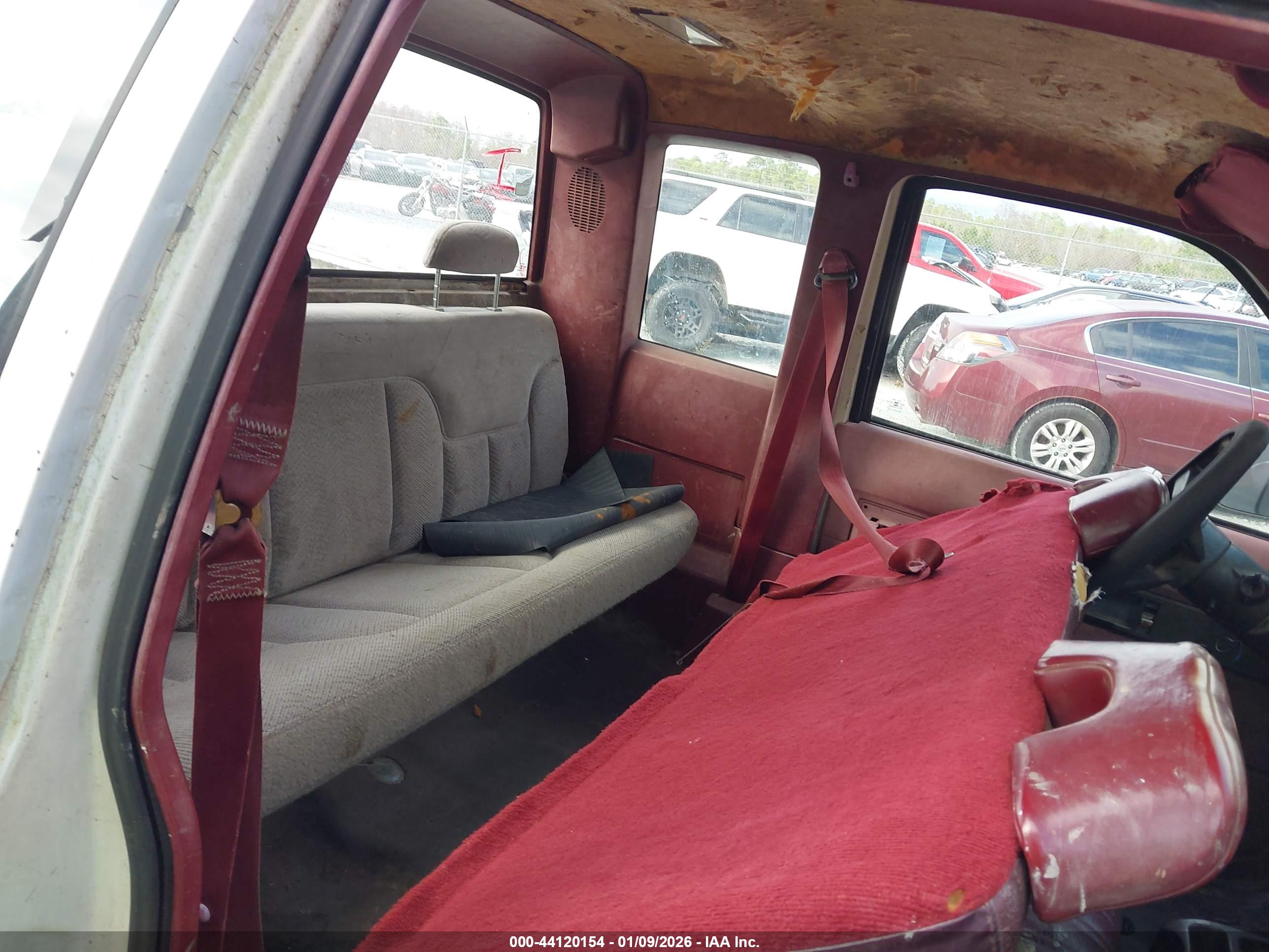 CHEVROLET GMT-400 image 8