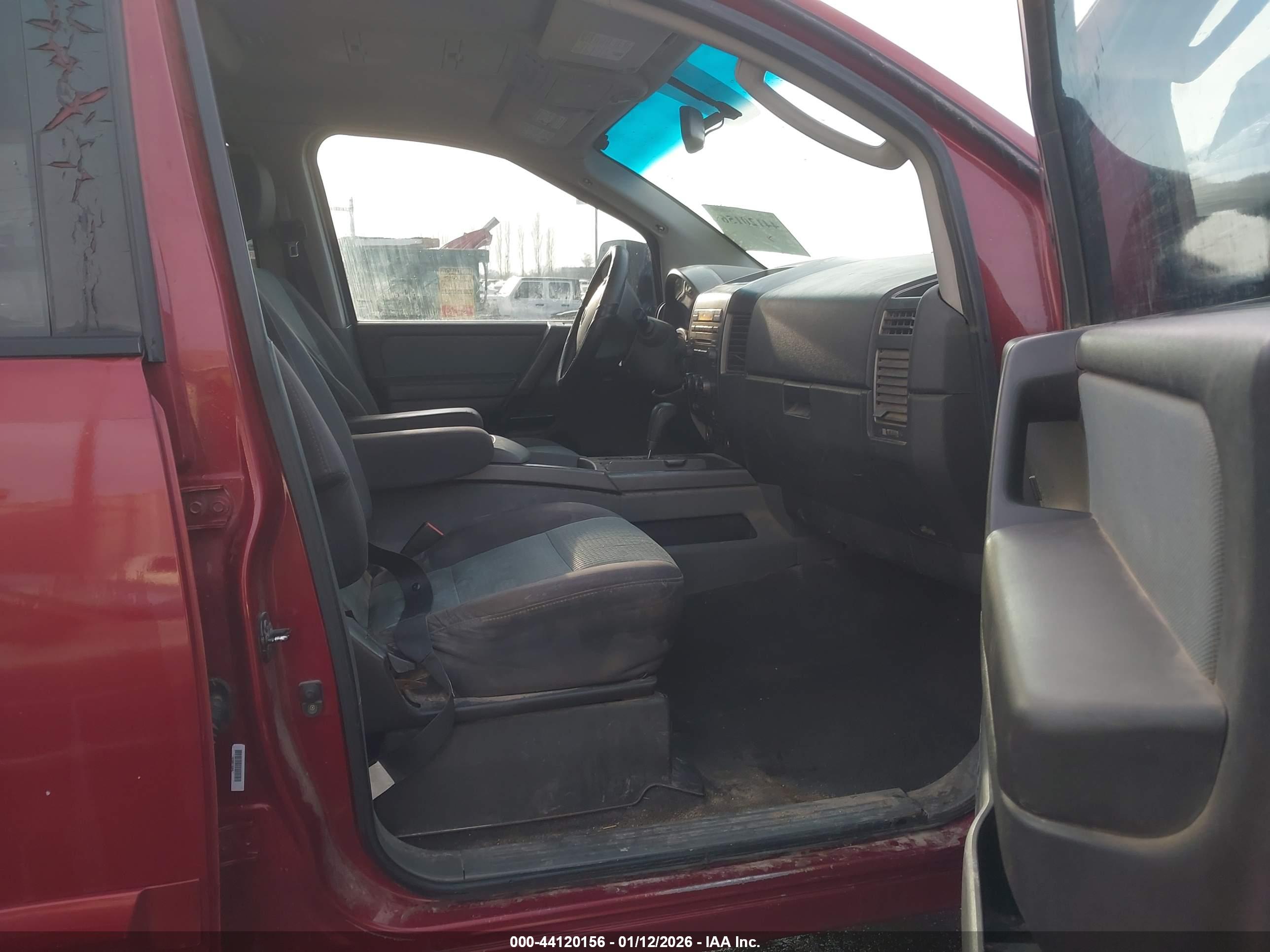 NISSAN TITAN image 5