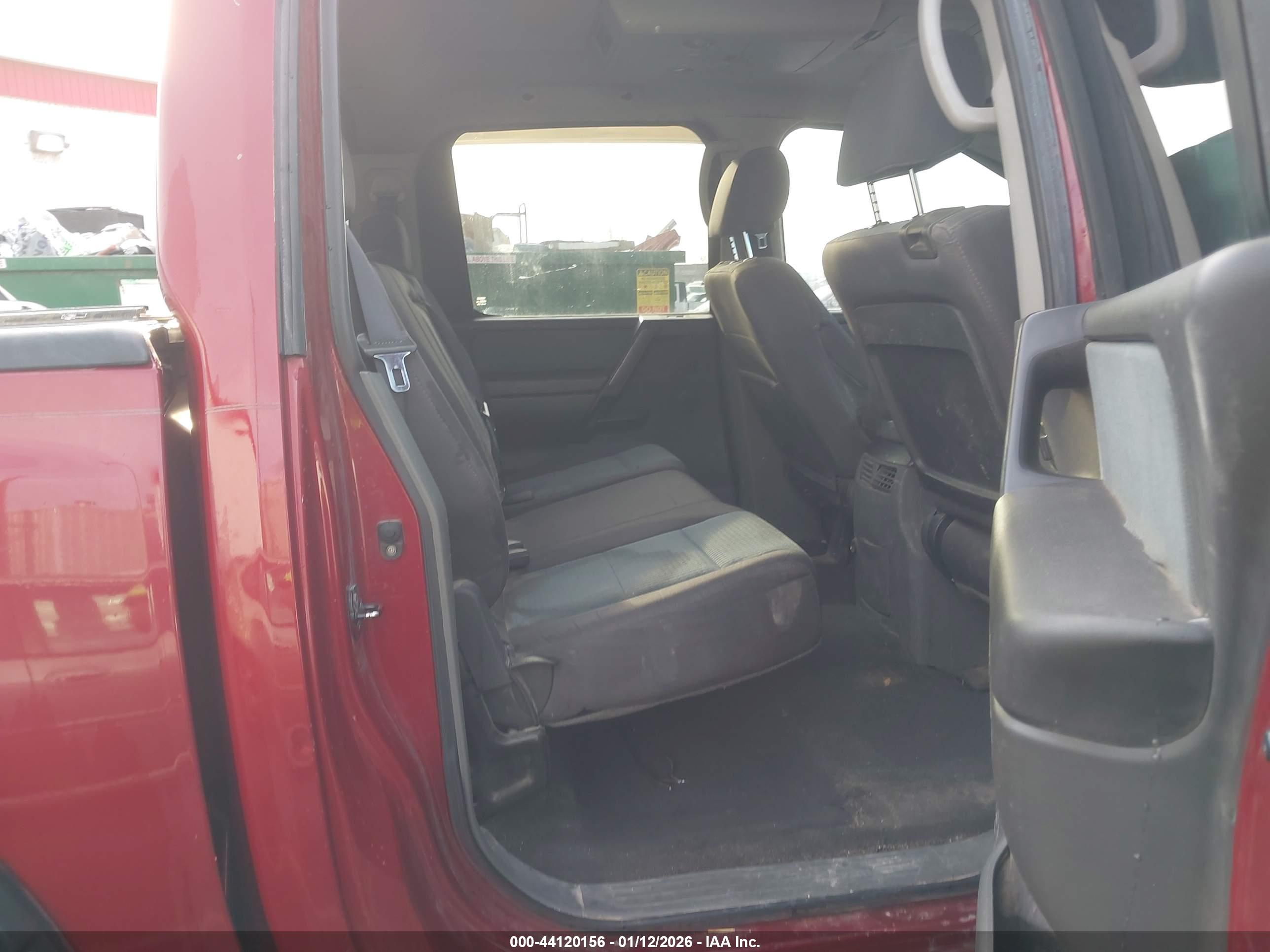 NISSAN TITAN image 8