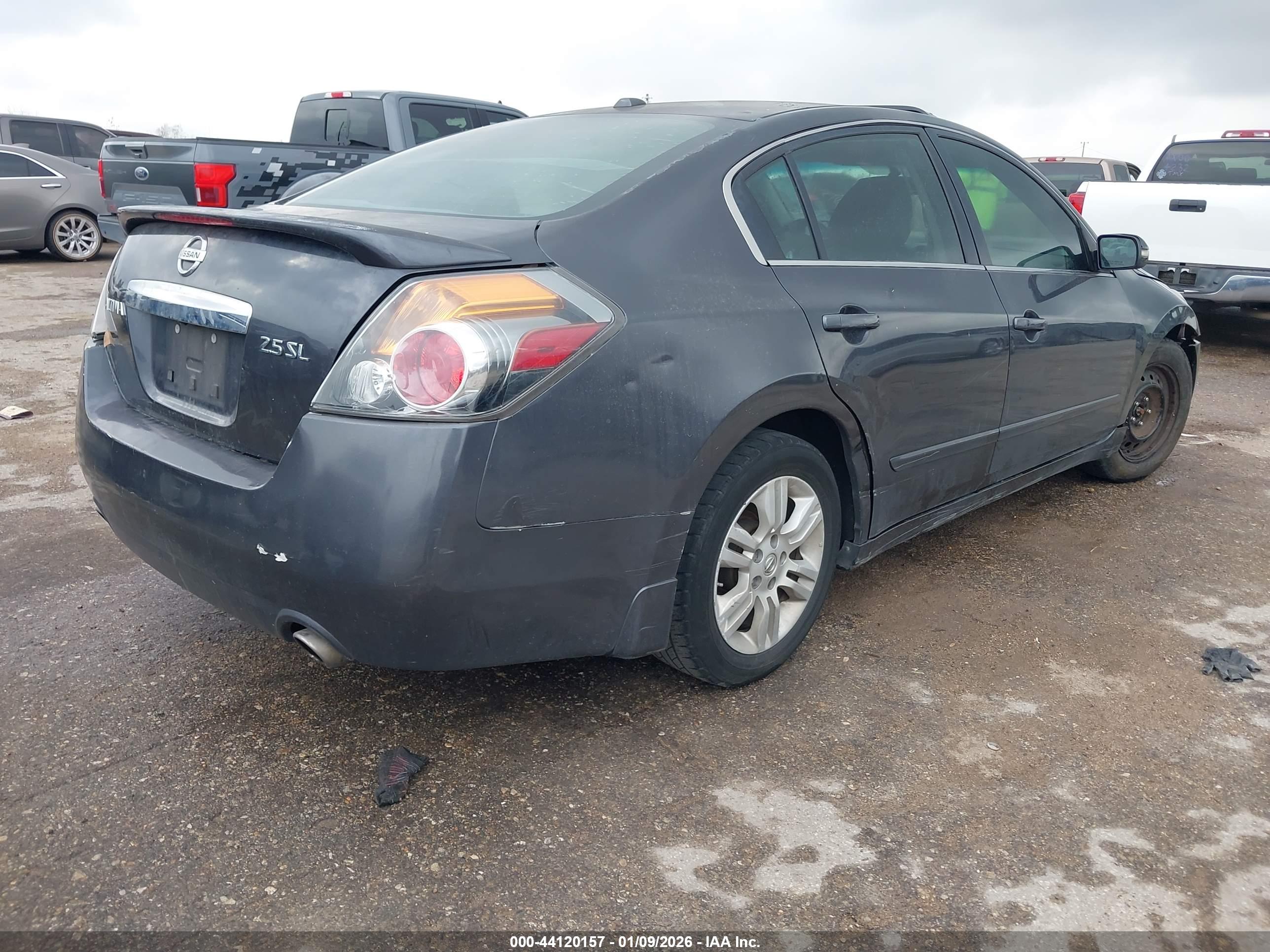 NISSAN ALTIMA image 4