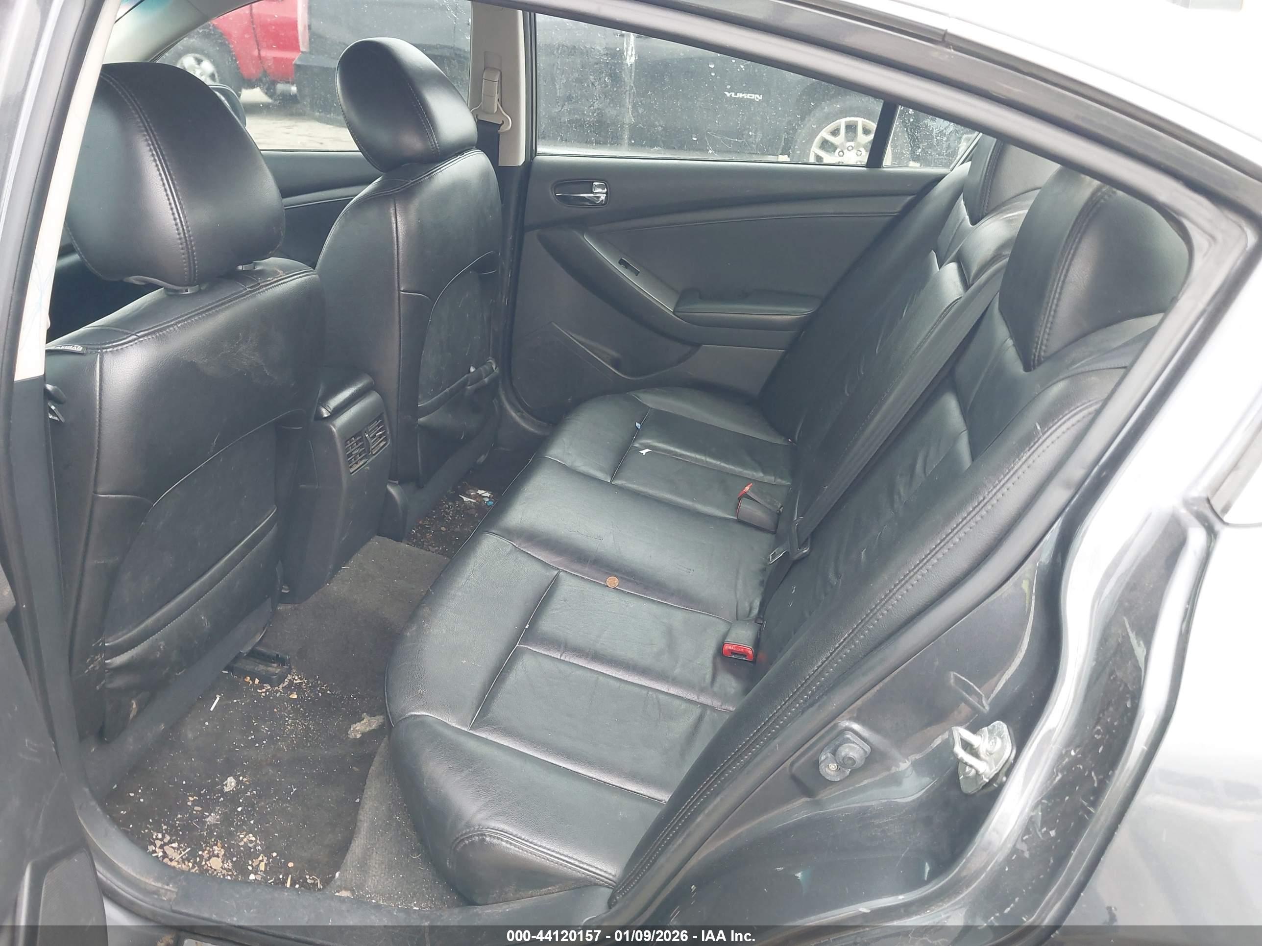 NISSAN ALTIMA image 8