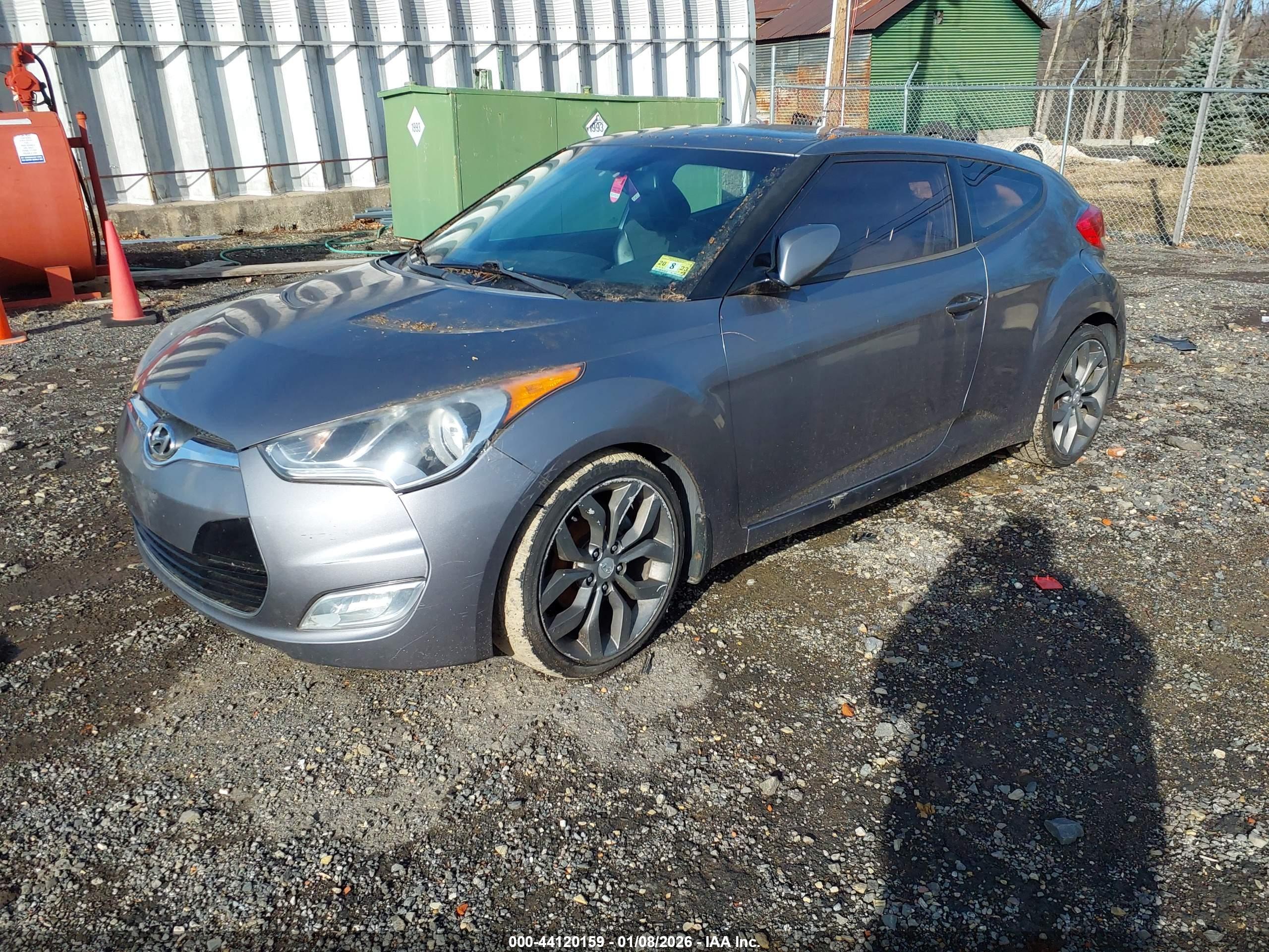 HYUNDAI VELOSTER image 2