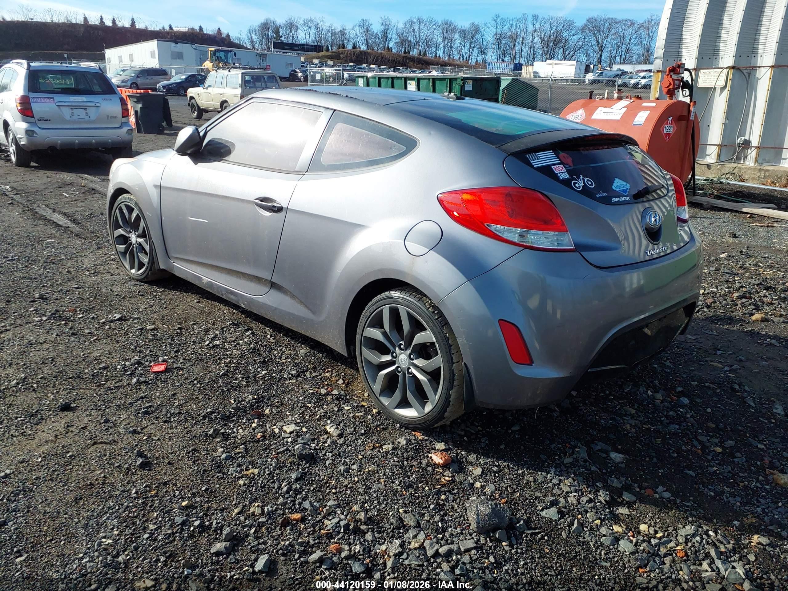 HYUNDAI VELOSTER image 3