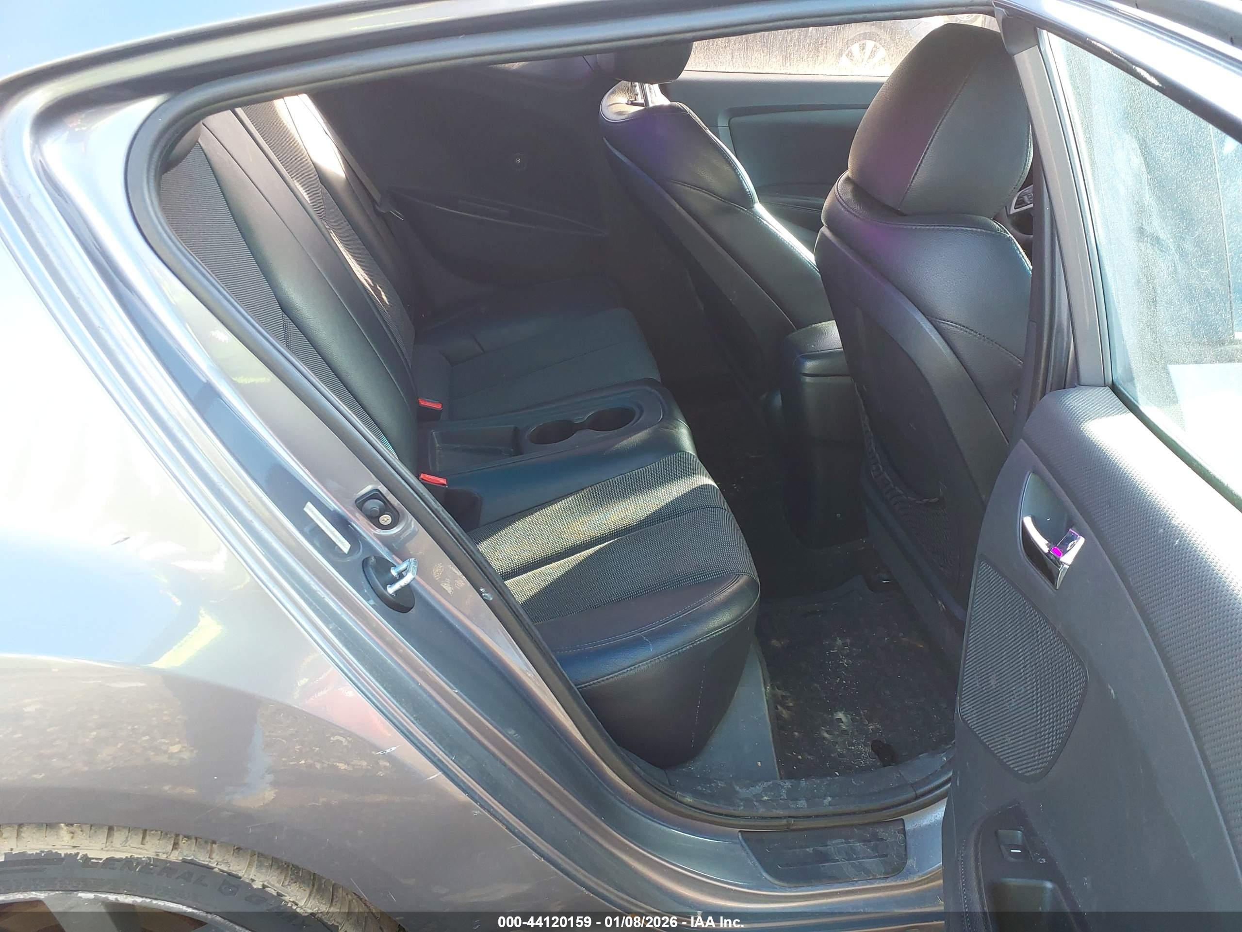 HYUNDAI VELOSTER image 8