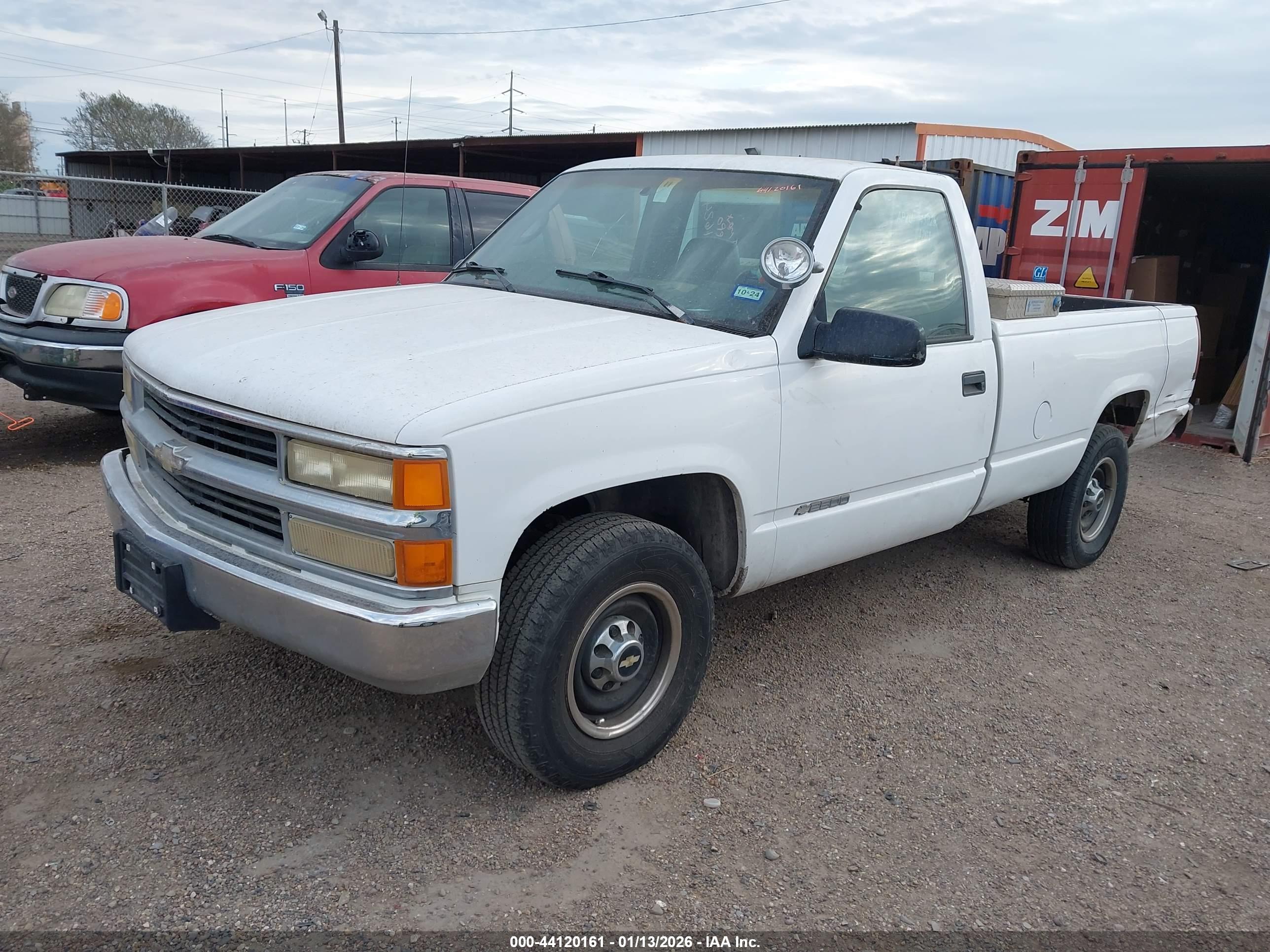 CHEVROLET C2500 image 2