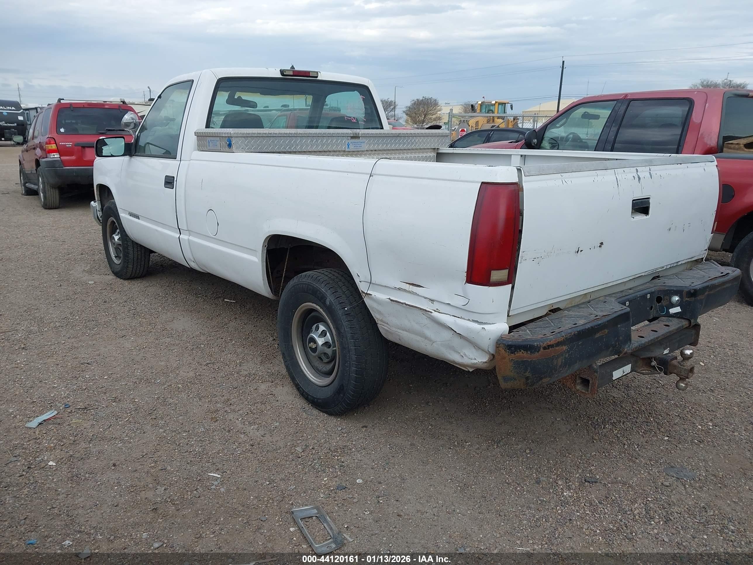 CHEVROLET C2500 image 3