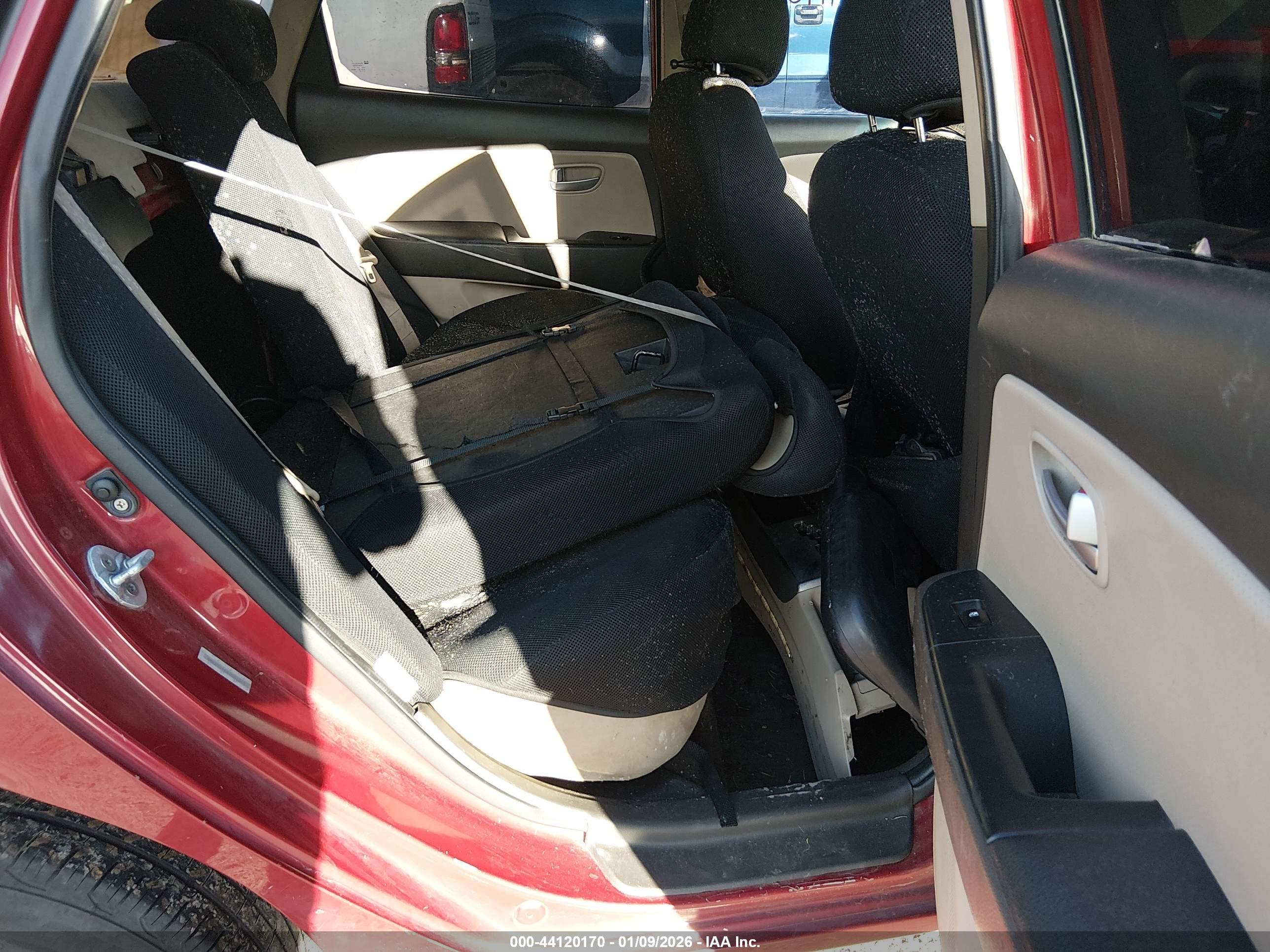 HYUNDAI ELANTRA image 8