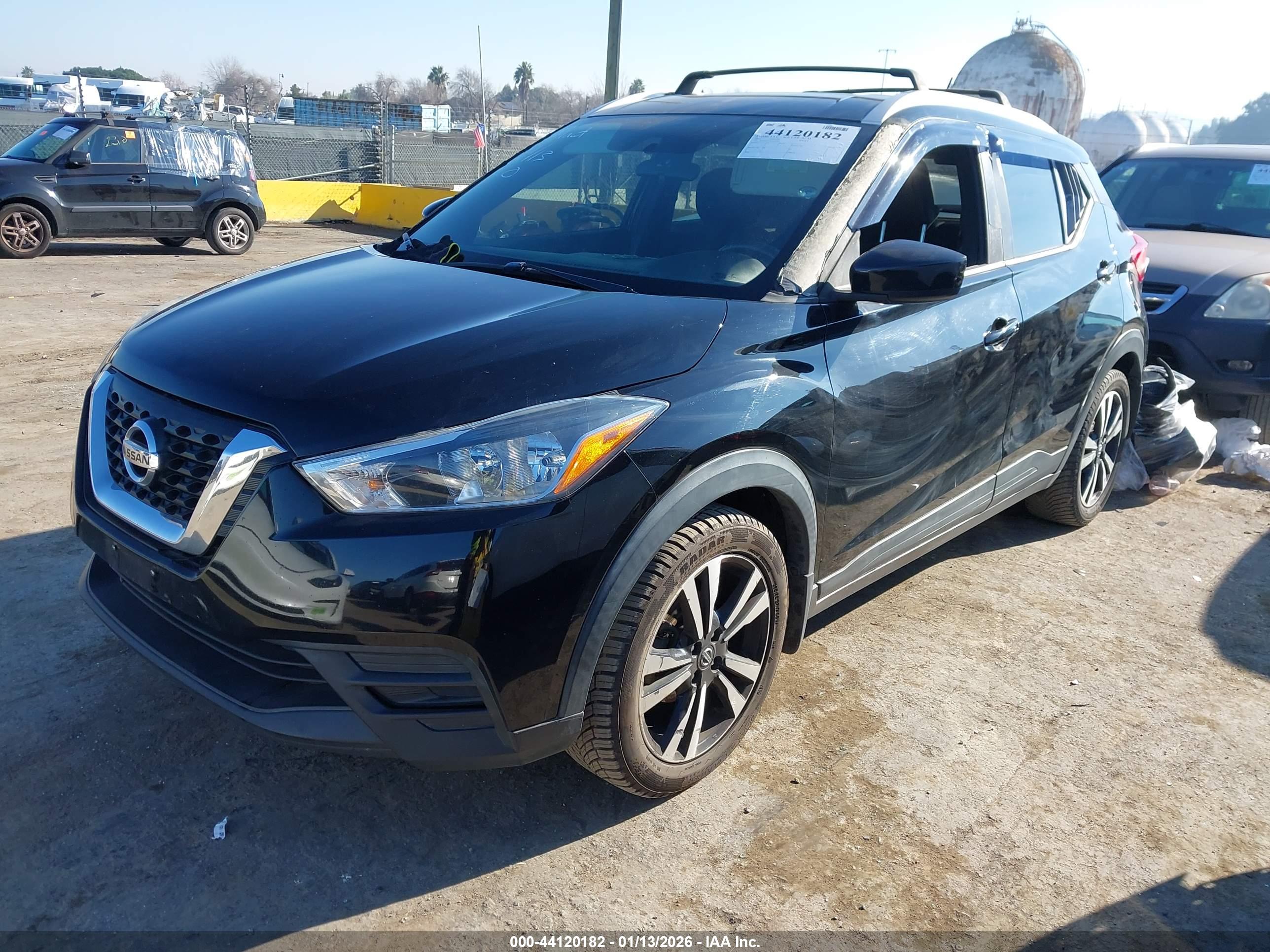 NISSAN KICKS image 2