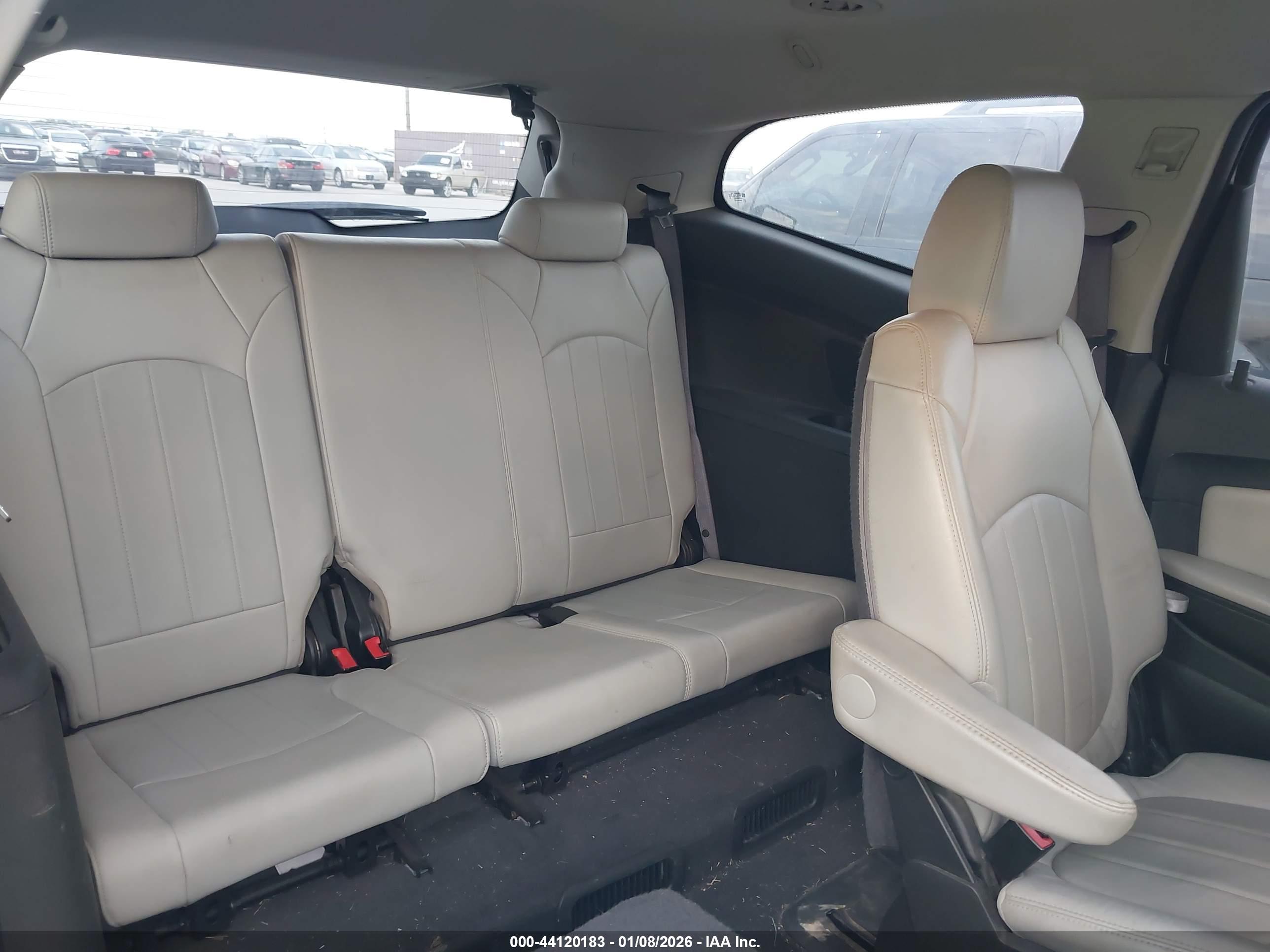 CHEVROLET TRAVERSE image 8