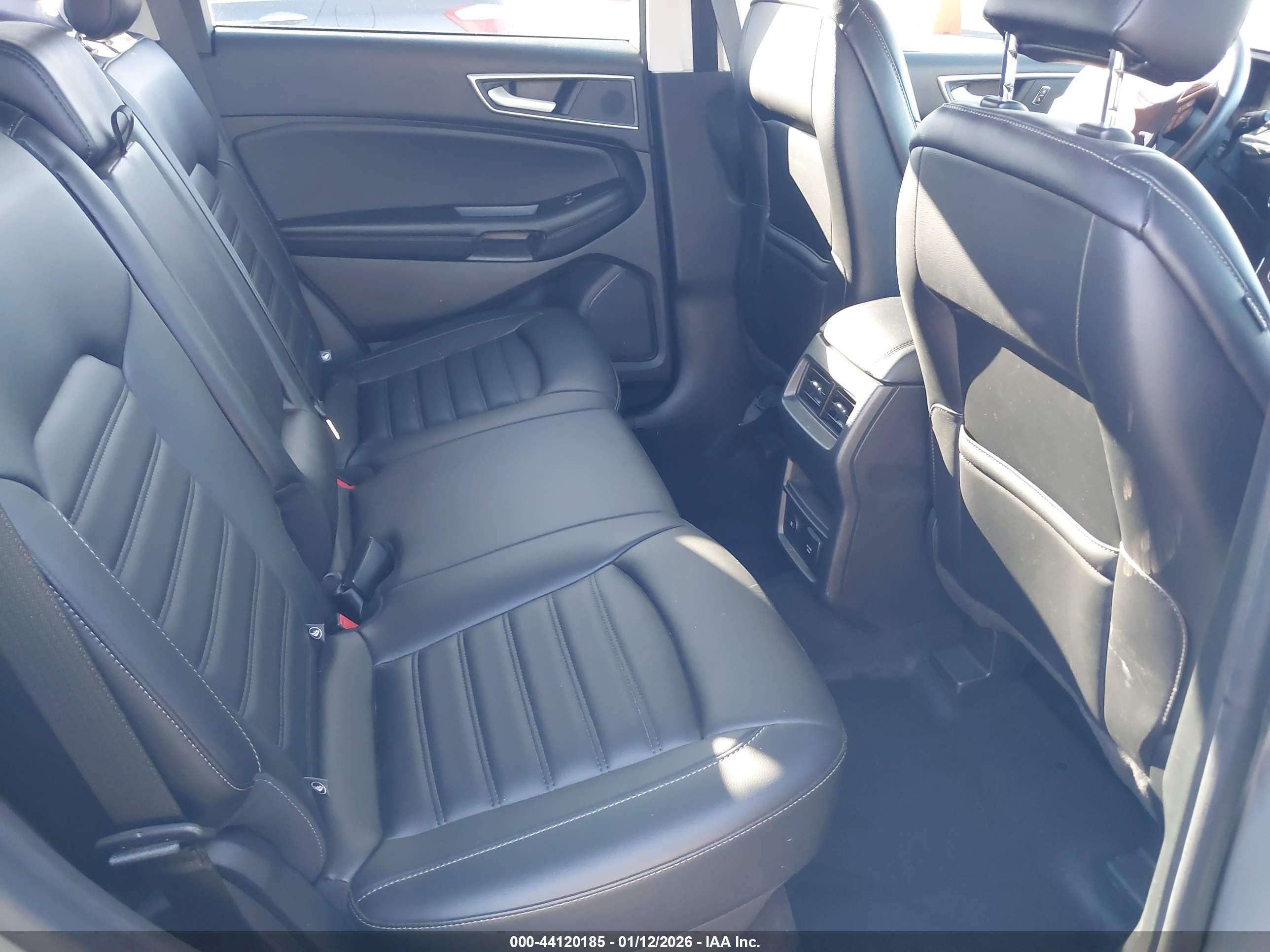 FORD EDGE image 8