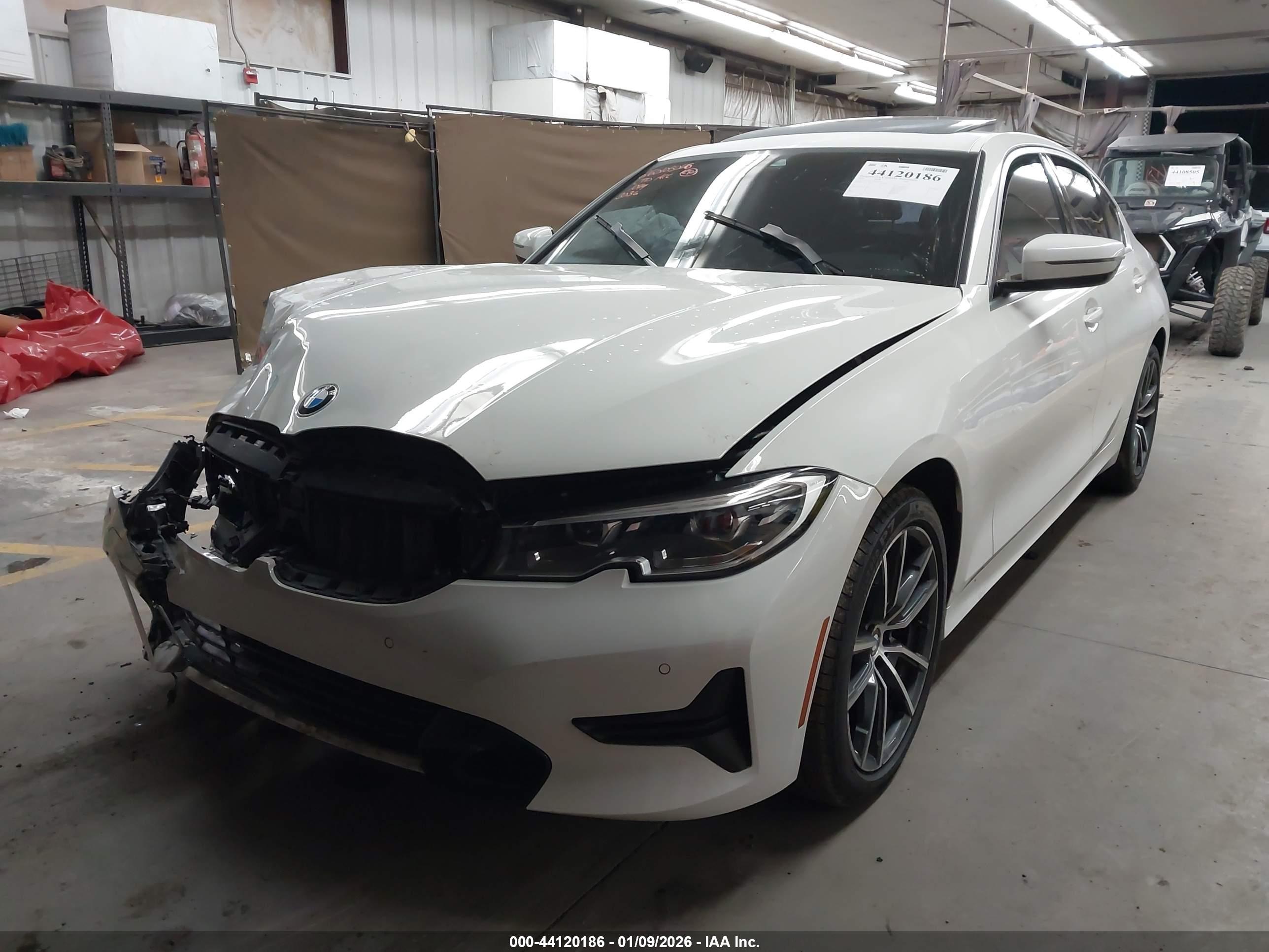 BMW 330I image 2