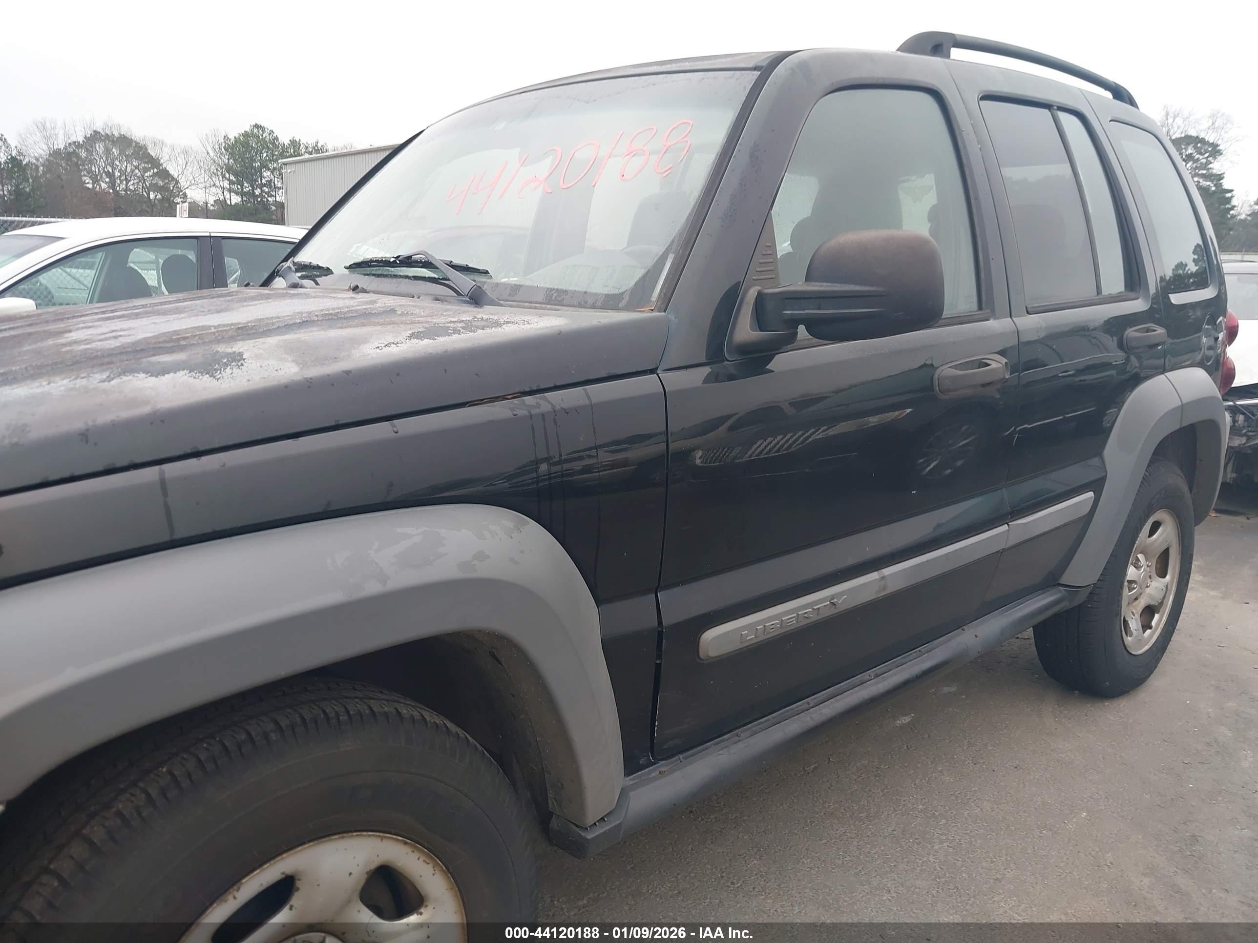 JEEP LIBERTY image 6