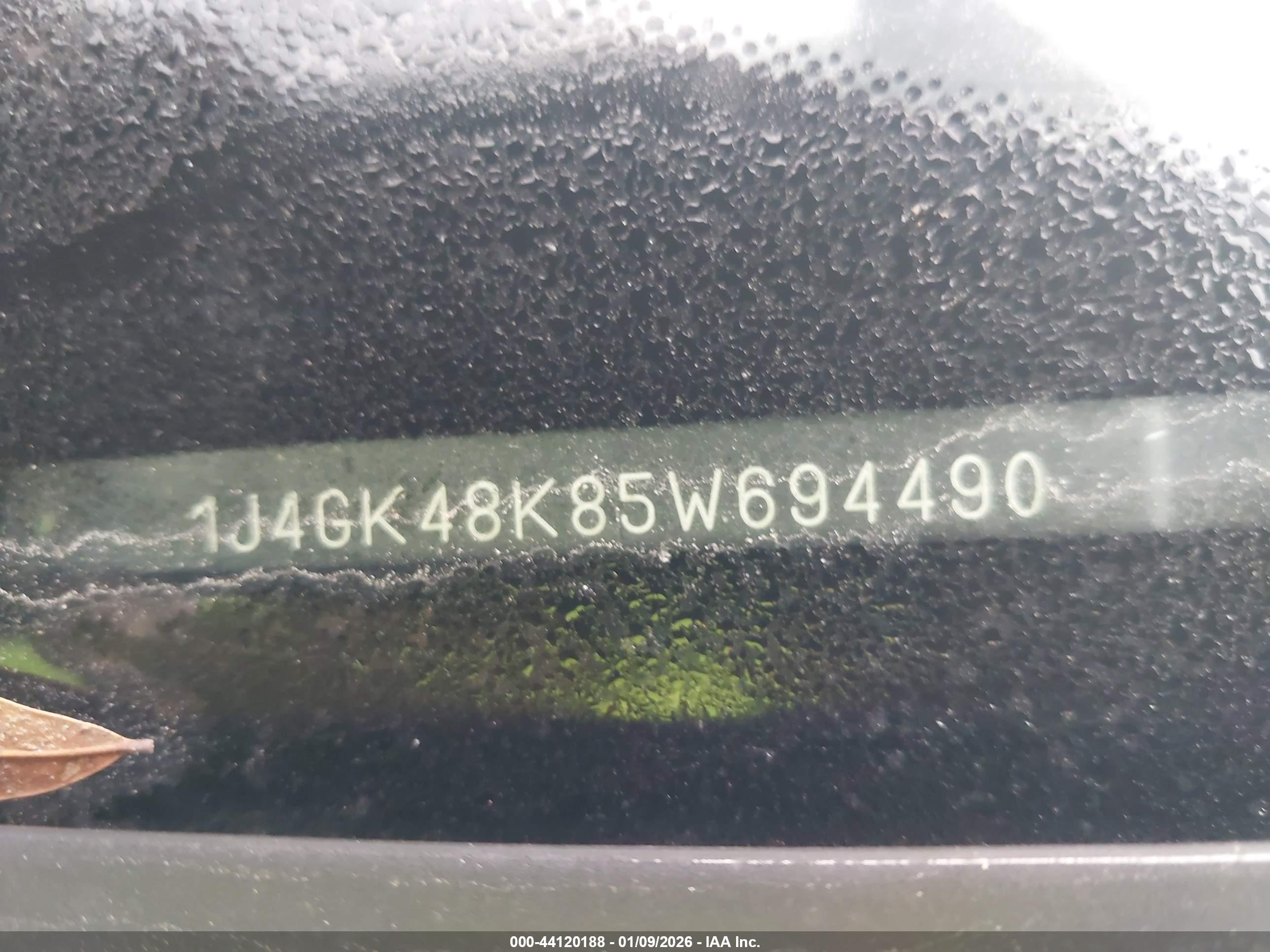 JEEP LIBERTY image 9